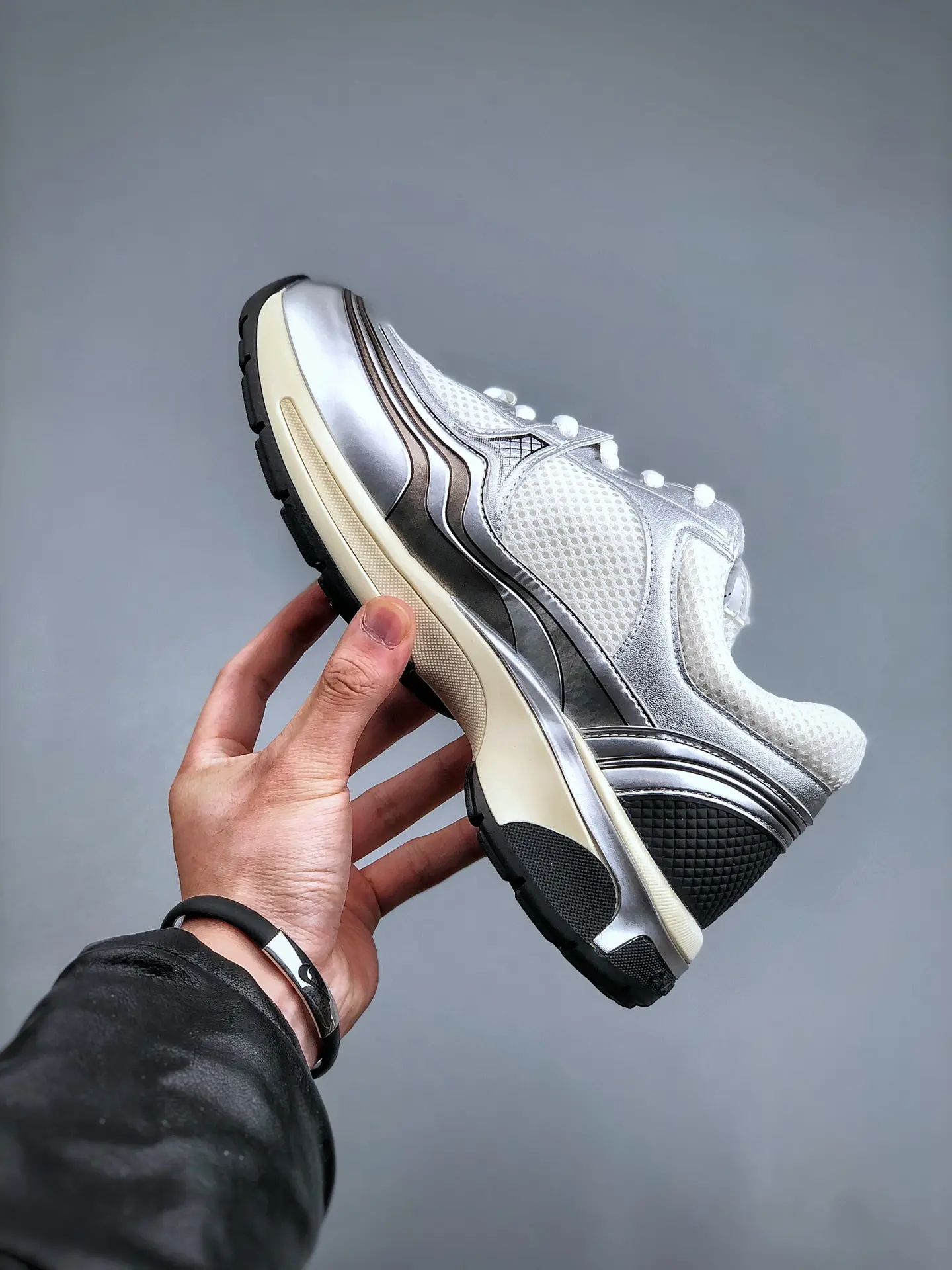 YASSW | Replica Chanel Trainers: A Closer Look at Stylish and Affordable Alternatives