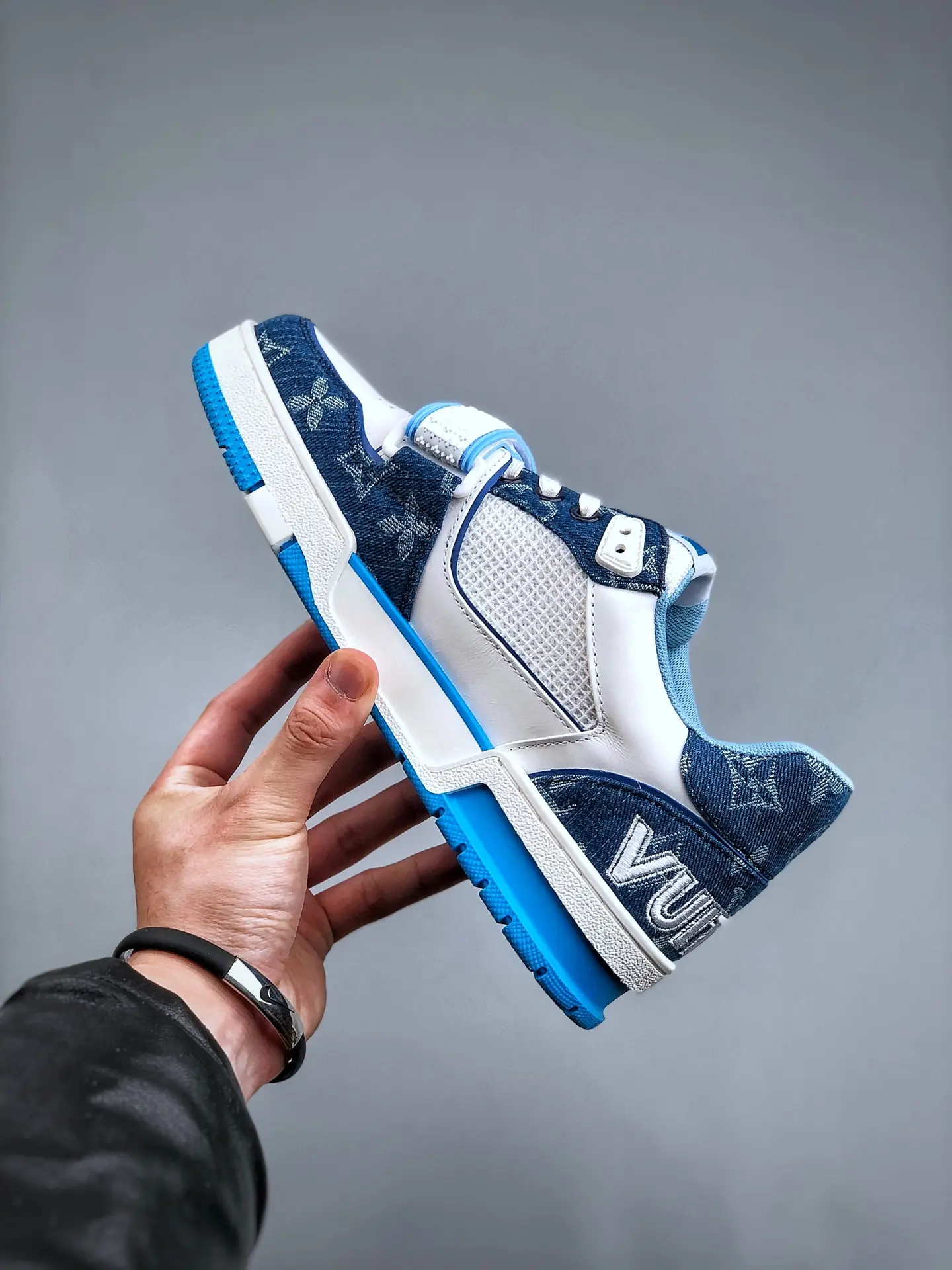 YASSW | Louis Vuitton Trainer Sneaker Blue Replica: Style and Savings