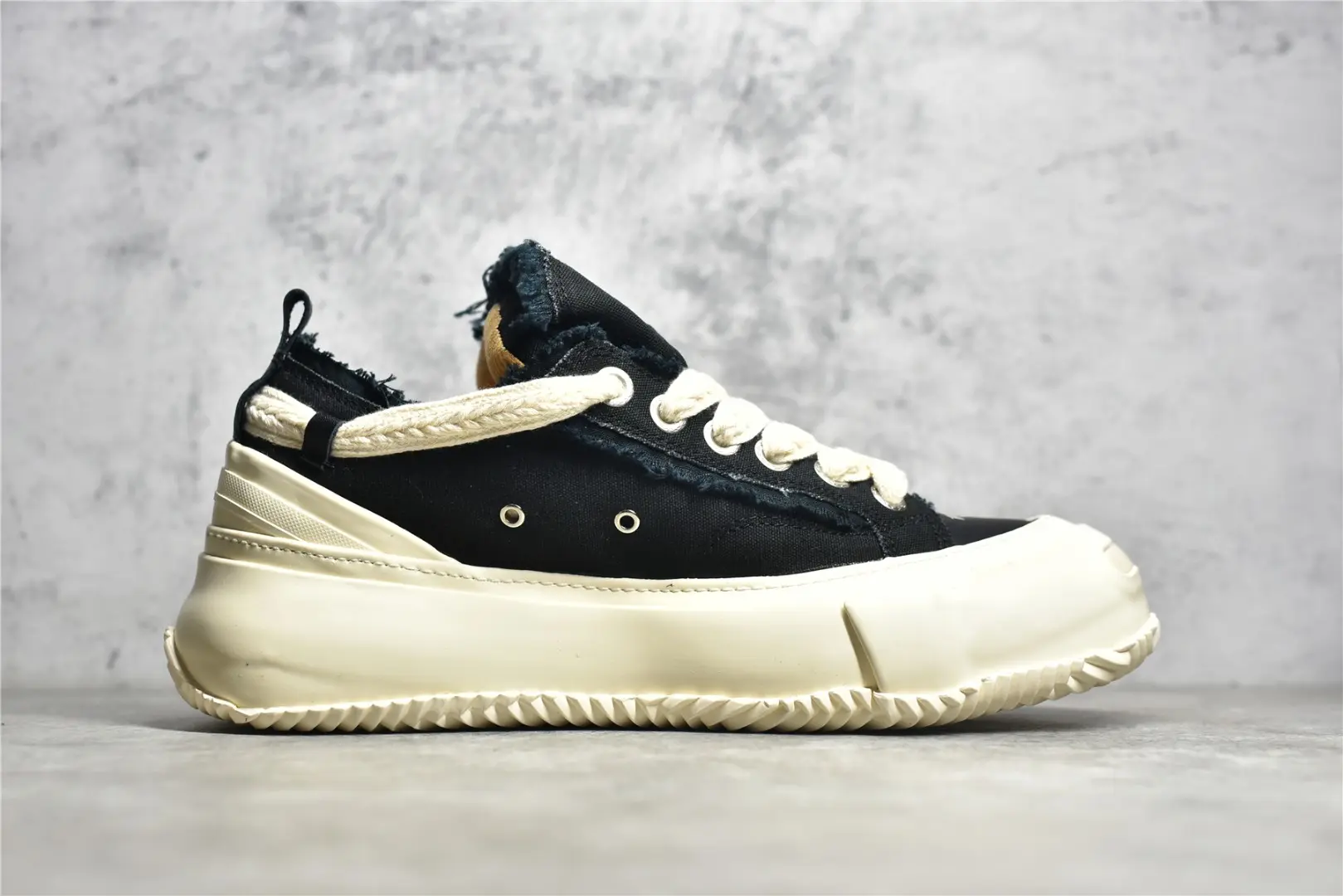 YASSW | xVESSEL G.O.P 2.0 Marshmallow Lows Black Replica – Style Meets Comfort