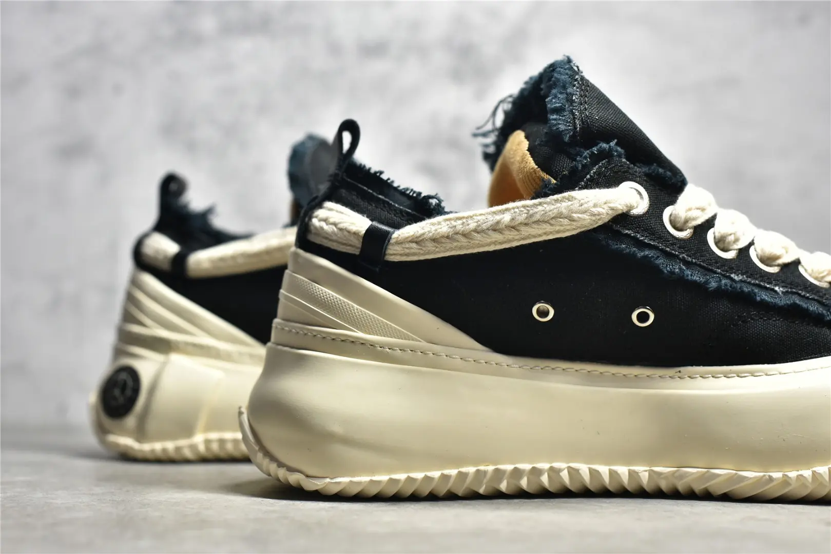 YASSW | xVESSEL G.O.P 2.0 Marshmallow Lows Black Replica – Style Meets Comfort