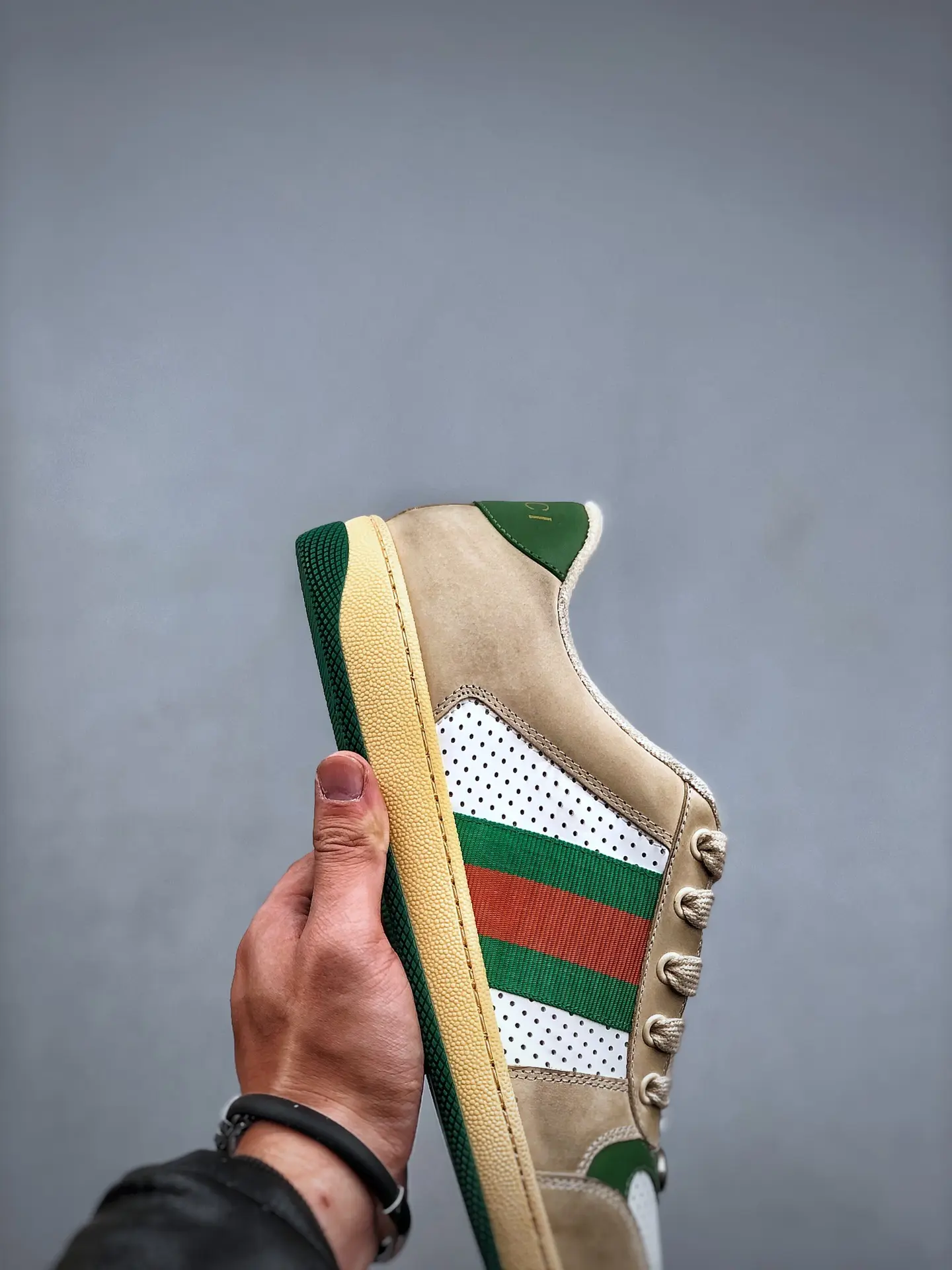 YASSW | Gucci Screener Distressed Leather Sneakers Replica - White UK 9