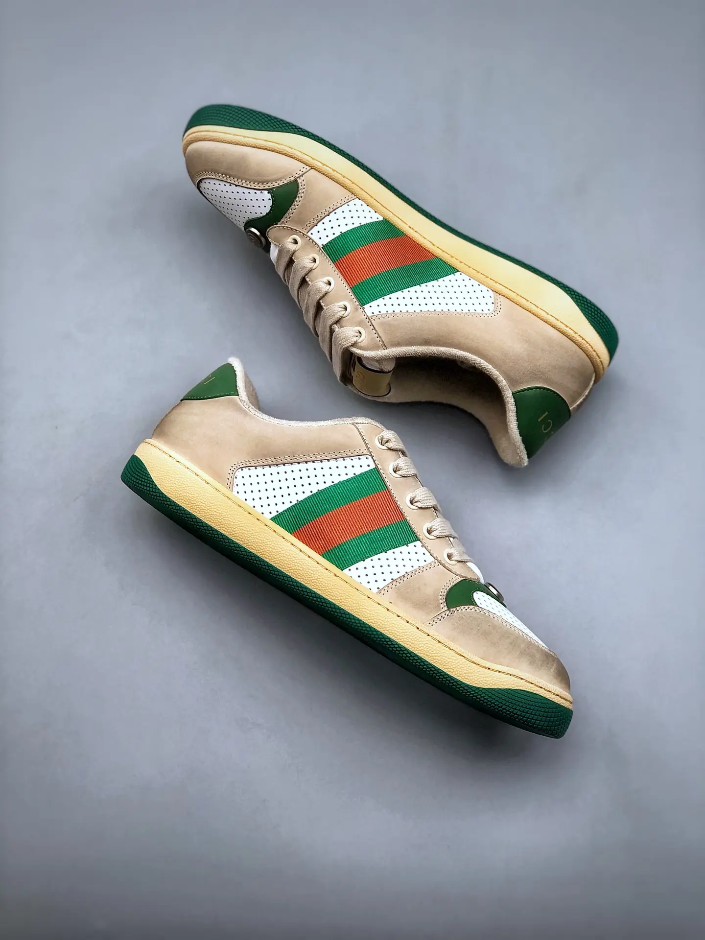 YASSW | Gucci Screener Distressed Leather Sneakers Replica - White UK 9