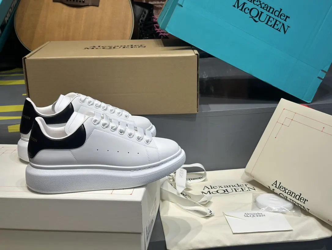 YASSW | Replica Alexander McQueen Oversized Sneakers in White and Black