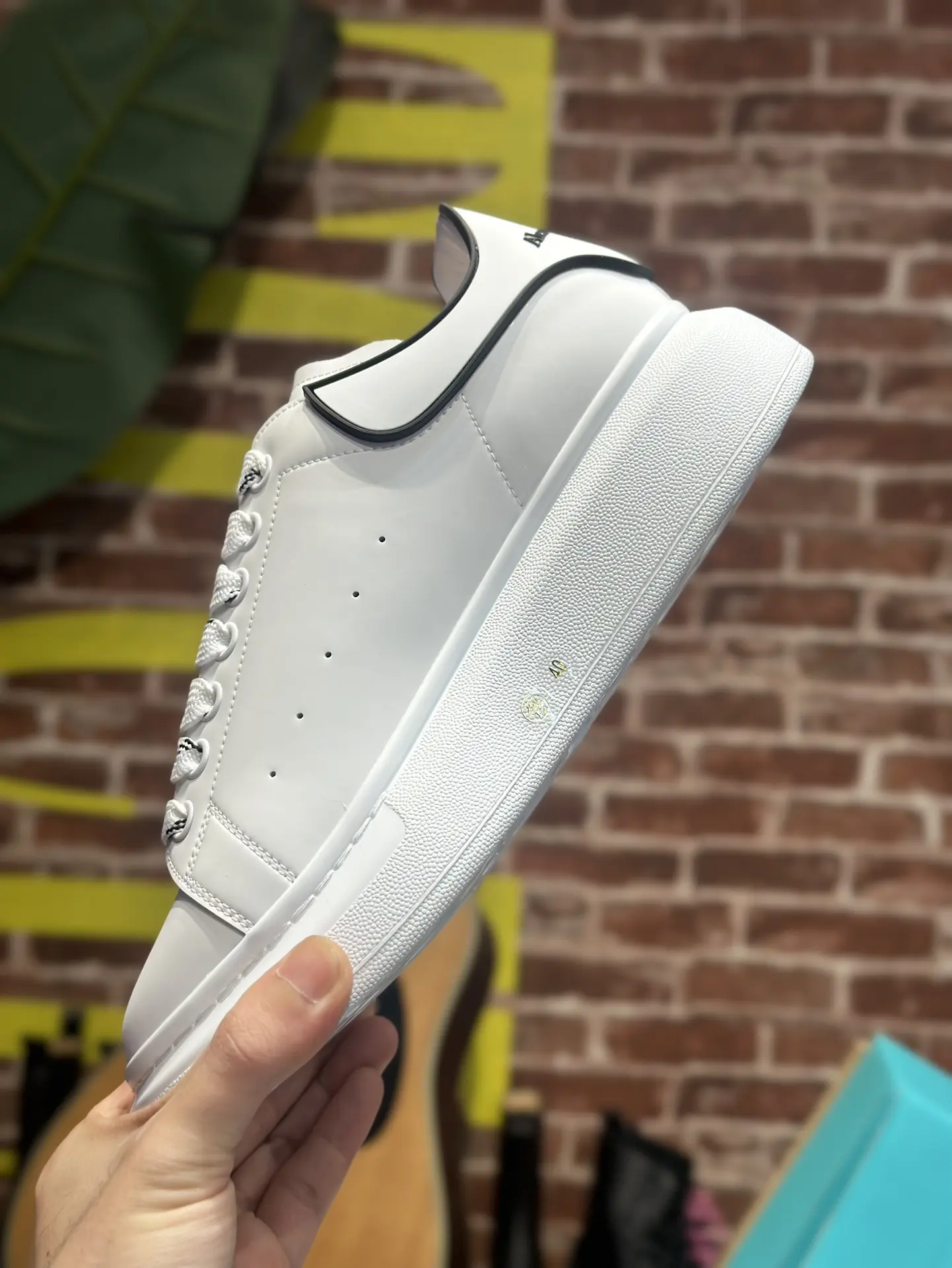 YASSW | Replica Alexander McQueen Men's White Oversized Sneaker - Review & Comparison