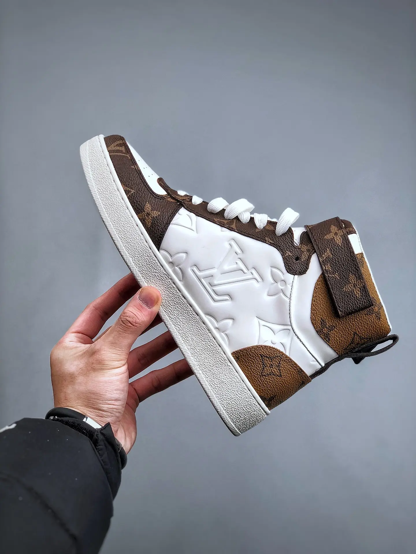 YASSW | Louis Vuitton Boombox High-Top Sneakers in White/Brown (Replica)