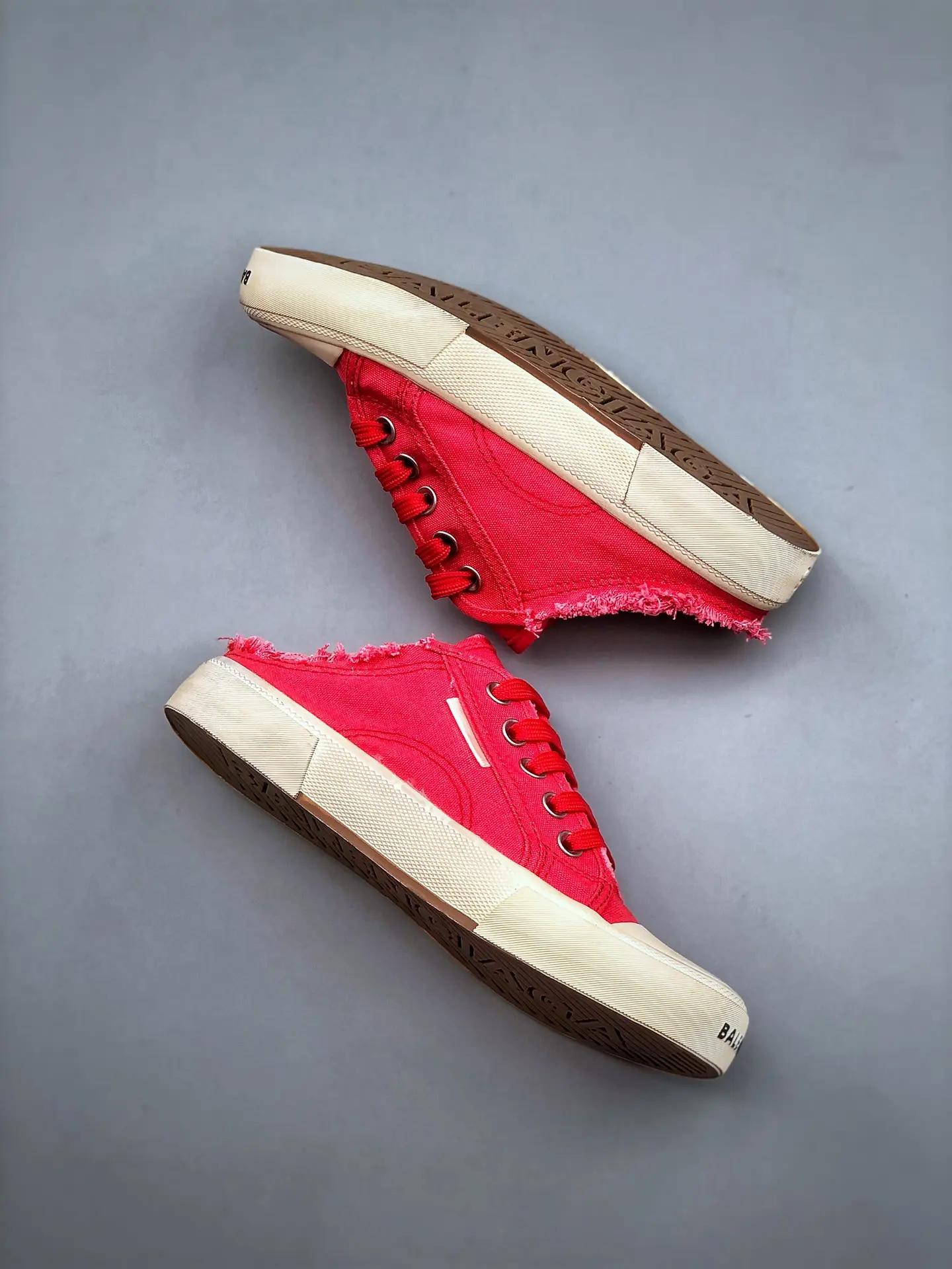 YASSW | Exploring the World of Replica Balenciaga Paris Sneakers: High-Tops, Mules, & Low-Tops