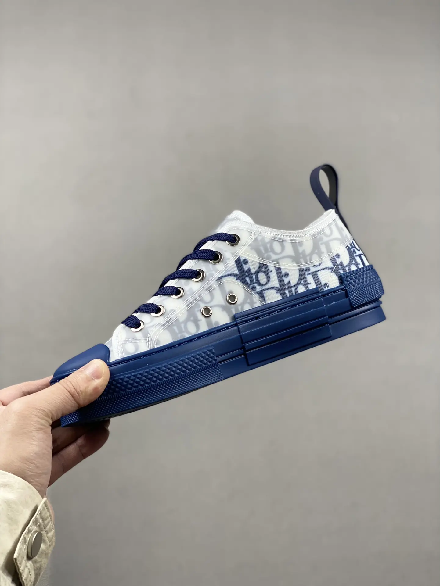 YASSW | Dior B23 Oblique Sneakers: Blue & White Replica Review