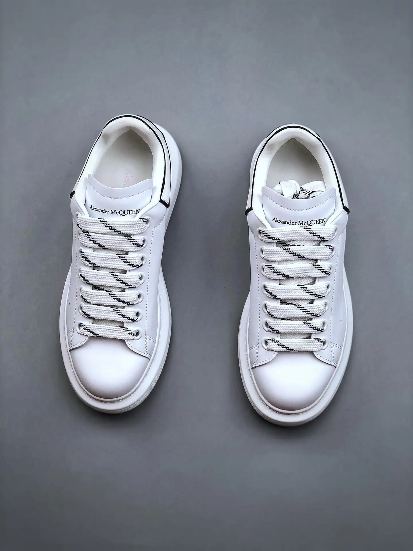 YASSW | Authentic vs. Replica Alexander McQueen Oversized Sneakers: A Comprehensive Guide