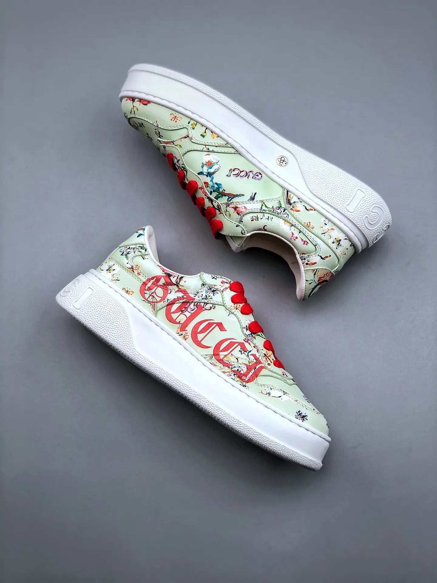 YASSW | Gucci x Pharrell Williams White Floral Replica Sneakers - High Quality & Affordable