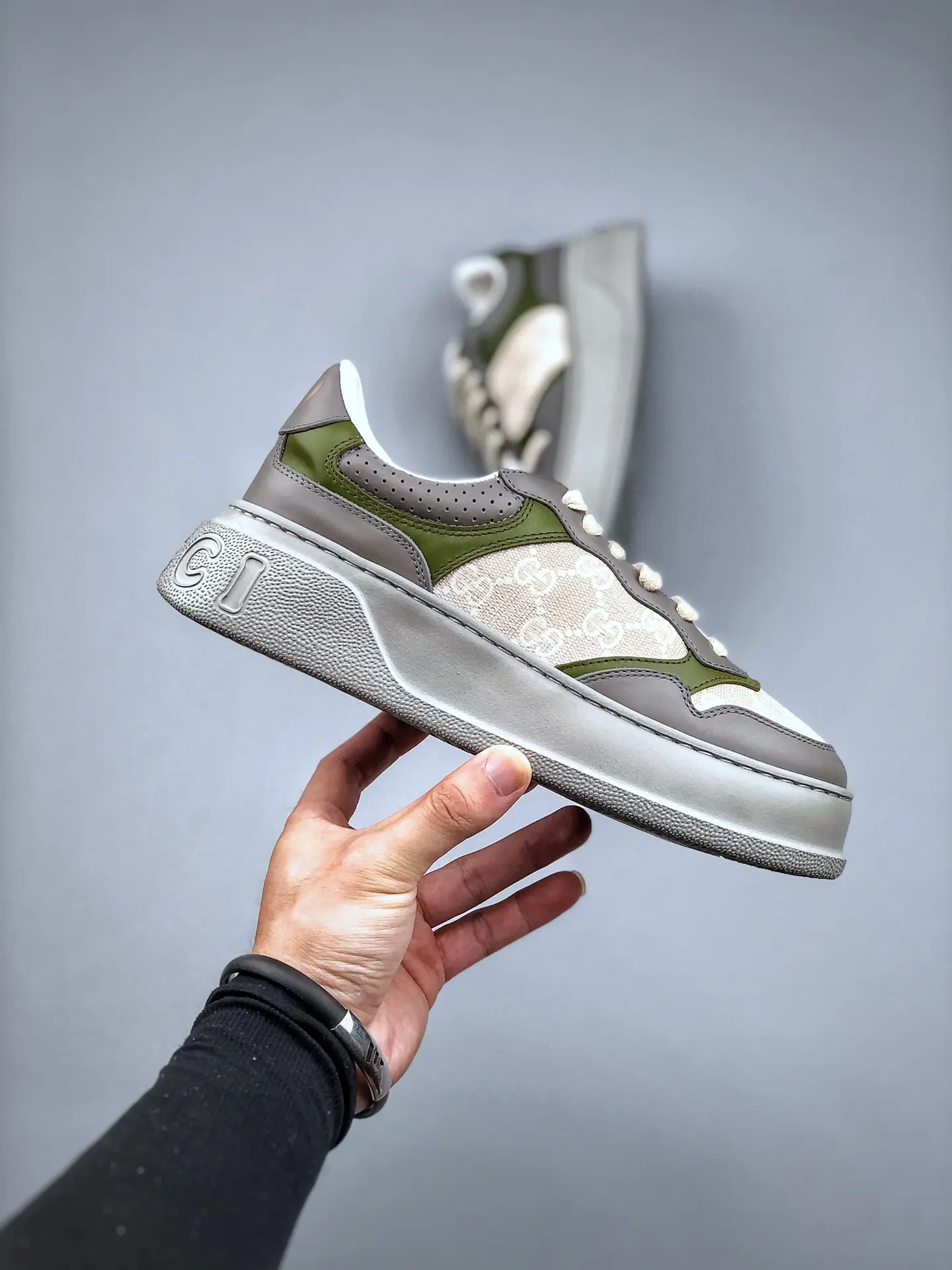 YASSW | Premium Replica Gucci GG Supreme Monogram Sneakers - Green/Grey