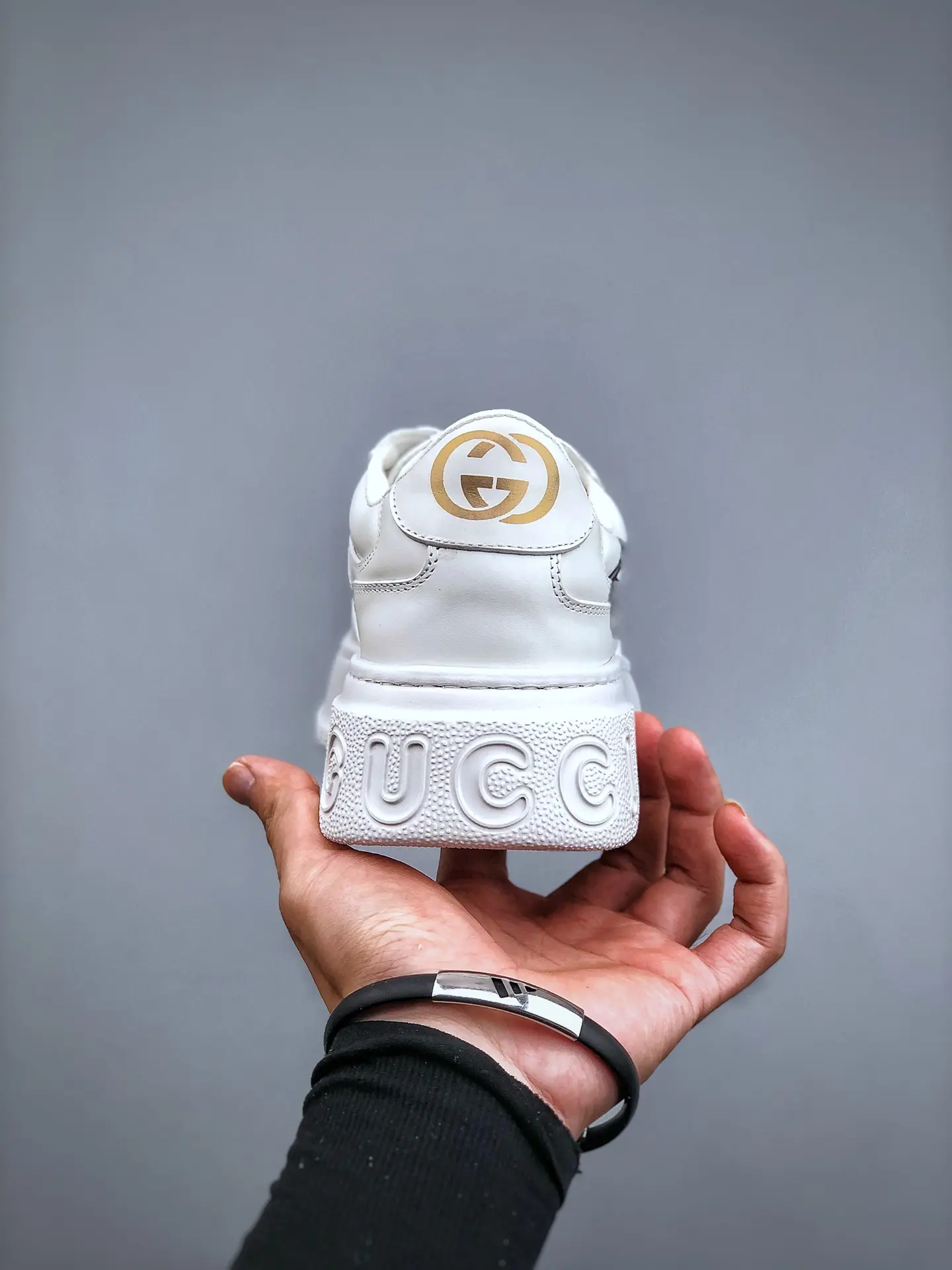 YASSW | A Comprehensive Look at Replica Gucci and Versace Sneakers: Fashion Forward Yet Affordable