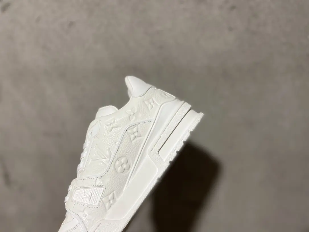 YASSW | Replica Louis Vuitton White Monogram Trainers: A Detailed Review