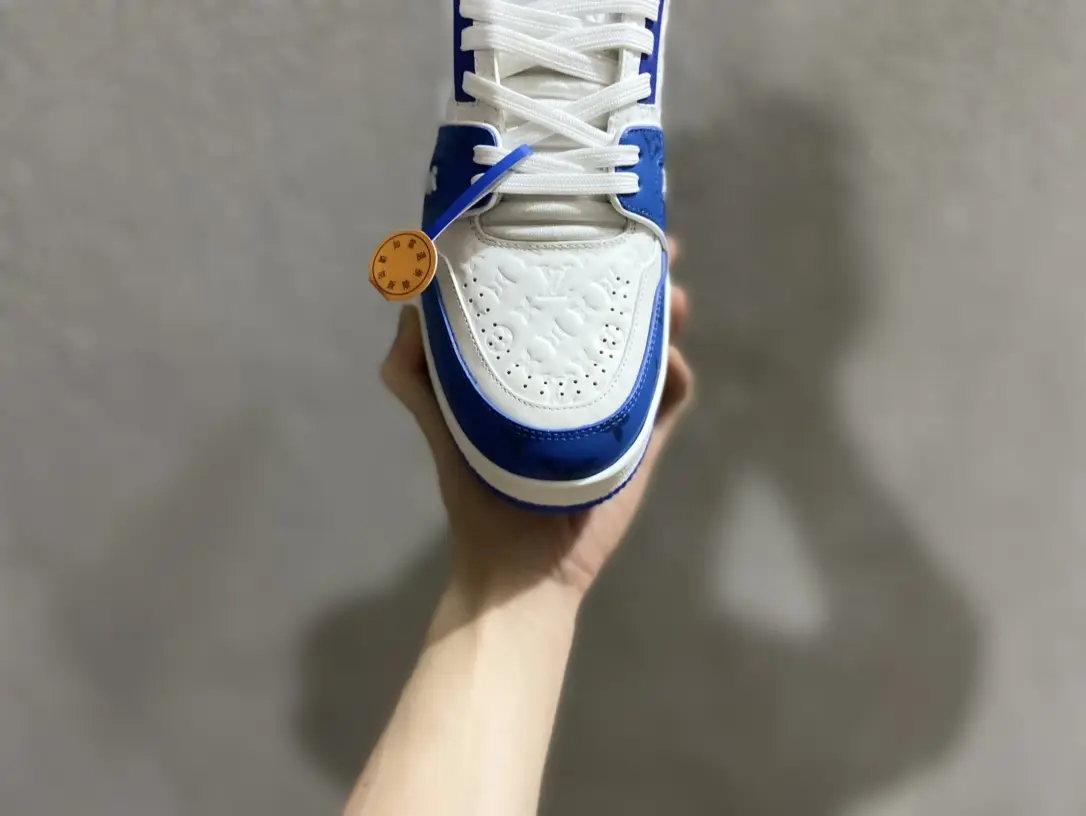 YASSW | Louis Vuitton LV Trainer Sneaker Blue Replica vs. Authentic Comparison