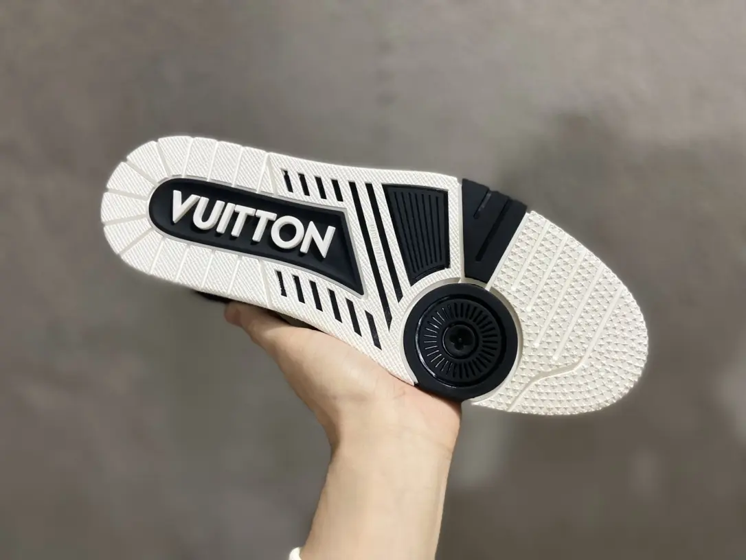 YASSW | Authentic Feel at a Fraction of the Cost: Replica Louis Vuitton LV Trainer Sneaker Review