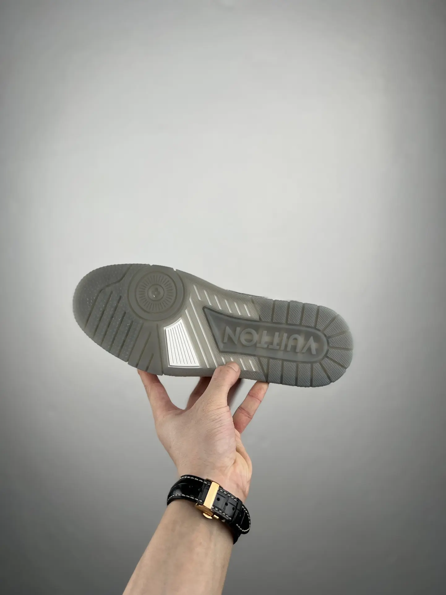 YASSW | Louis Vuitton Trainer 'Grey White' Replica Review: A Stylish and Affordable Option