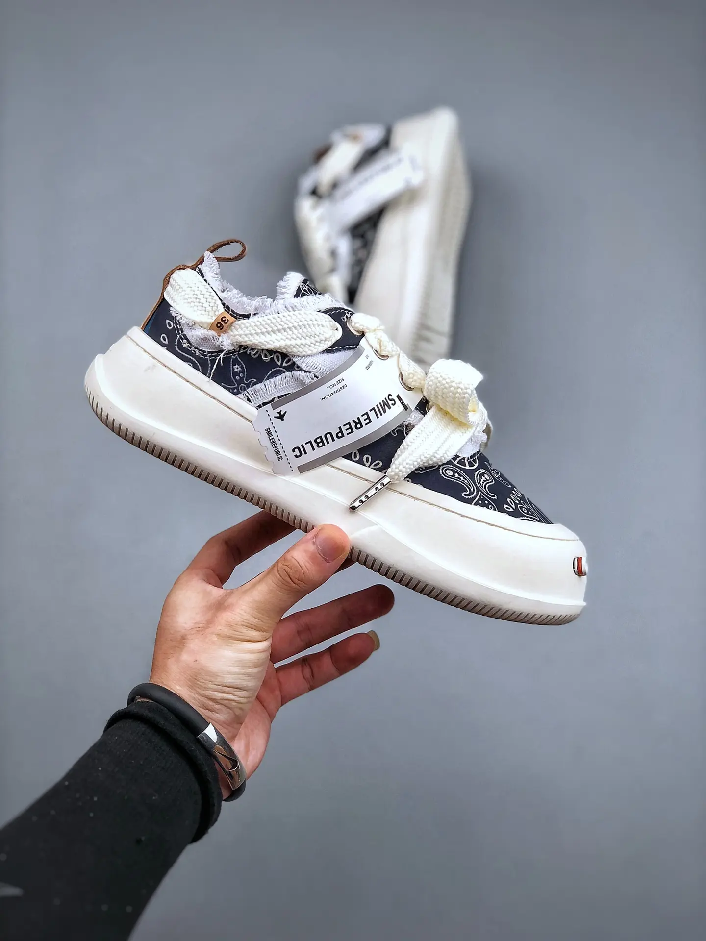 YASSW | The Stylish Appeal of Smile Republic Replica Sneakers