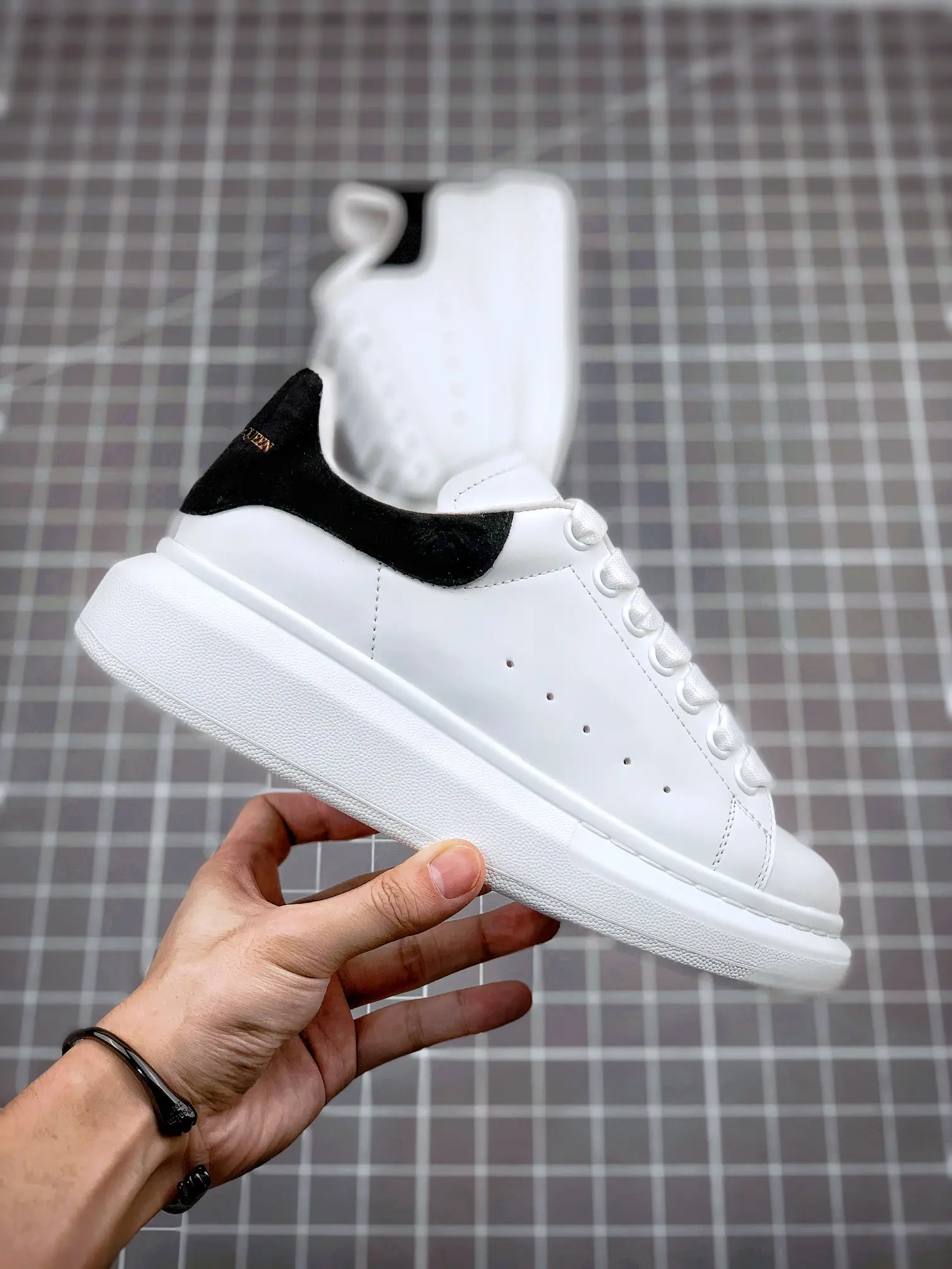 YASSW | Alexander McQueen Oversized Sneakers Replica Review: White and Pink Variants