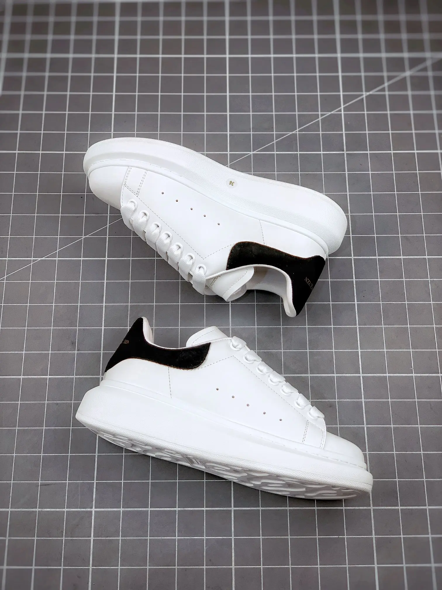 YASSW | Alexander McQueen Oversized Sneakers Replica Review: White and Pink Variants