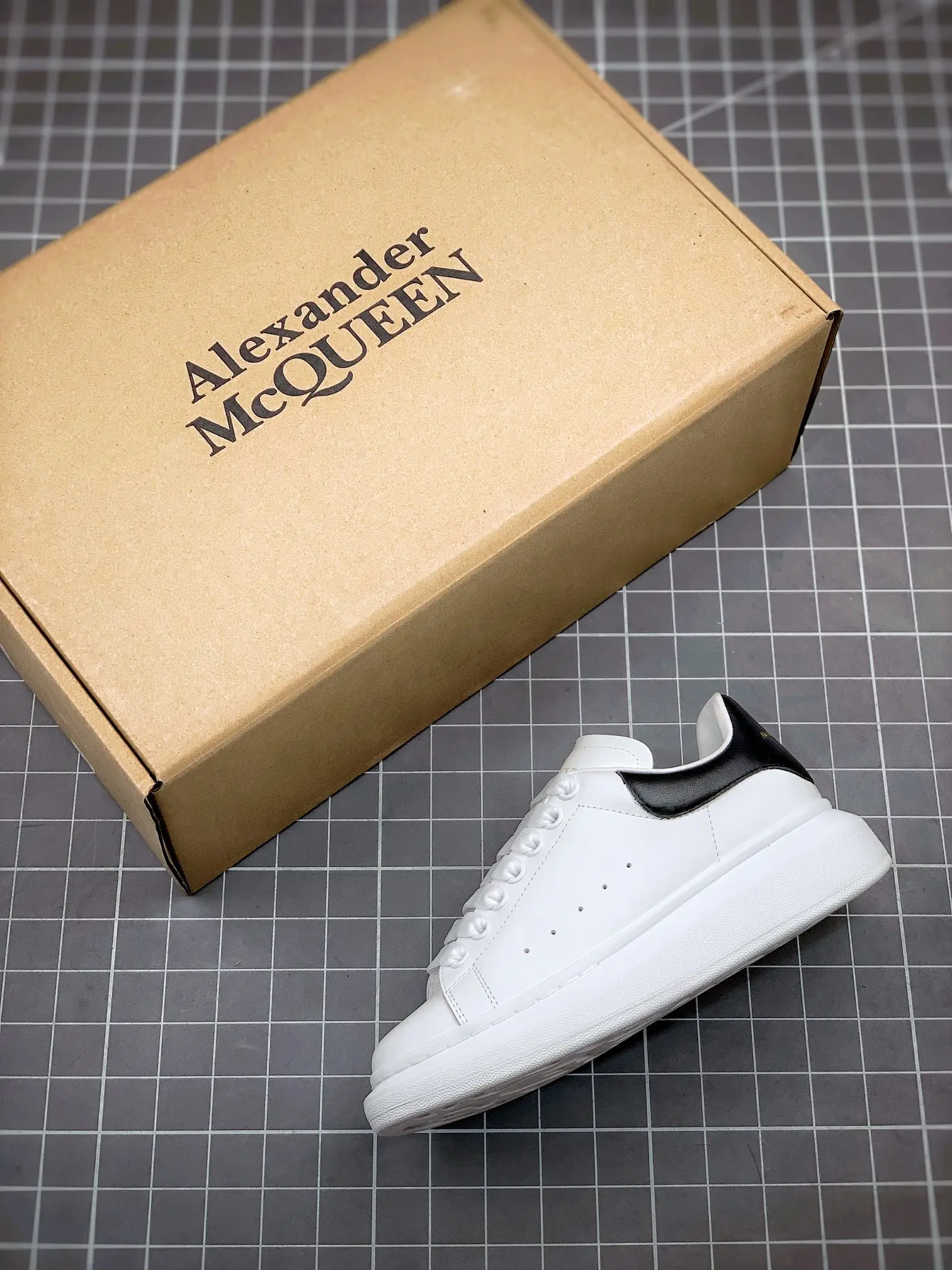 YASSW | Replica Alexander McQueen Oversized Sneakers in White: Style and Comfort at a Fraction of the Cost