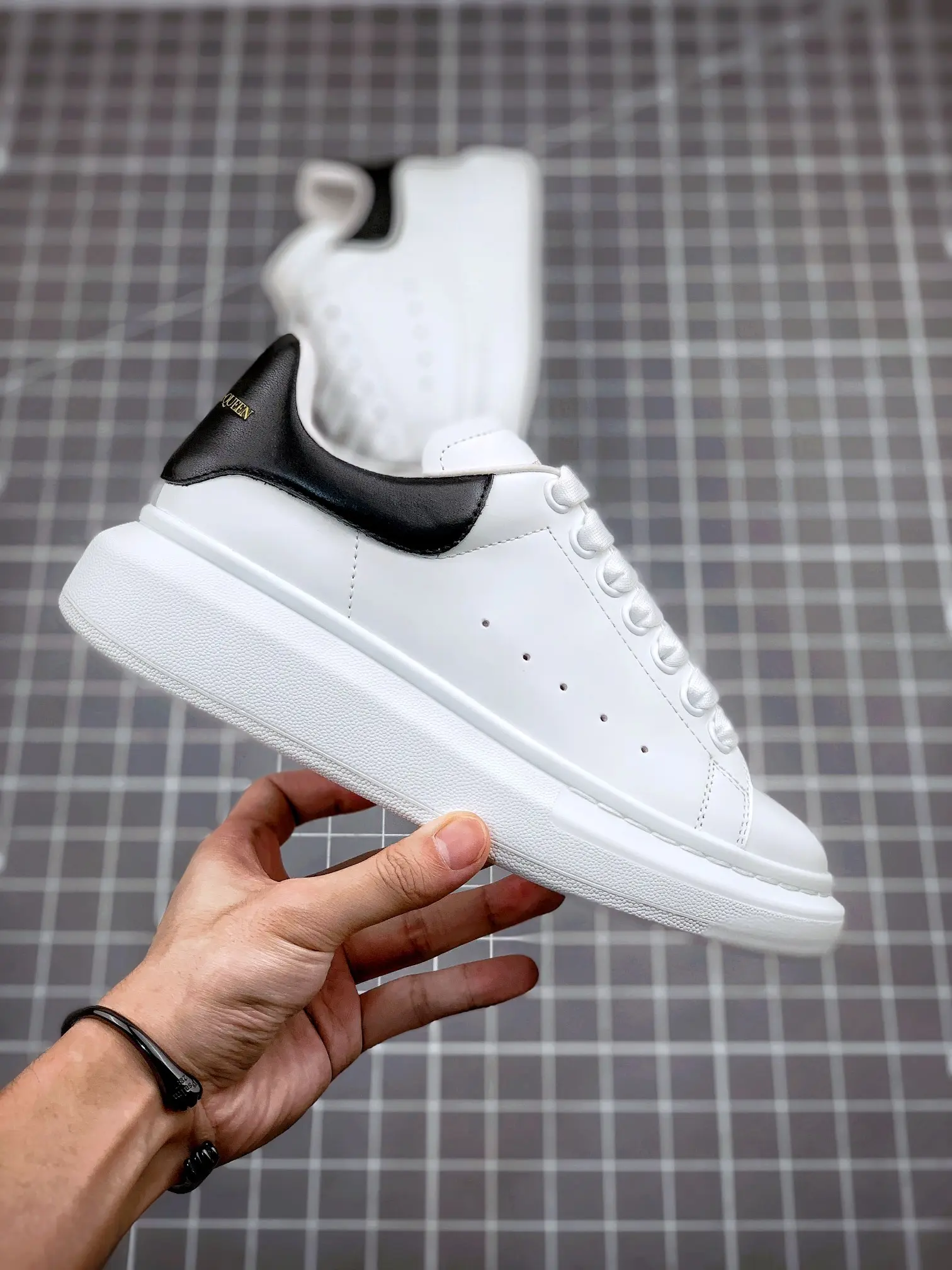 YASSW | Replica Alexander McQueen Oversized Sneakers in White: Style and Comfort at a Fraction of the Cost