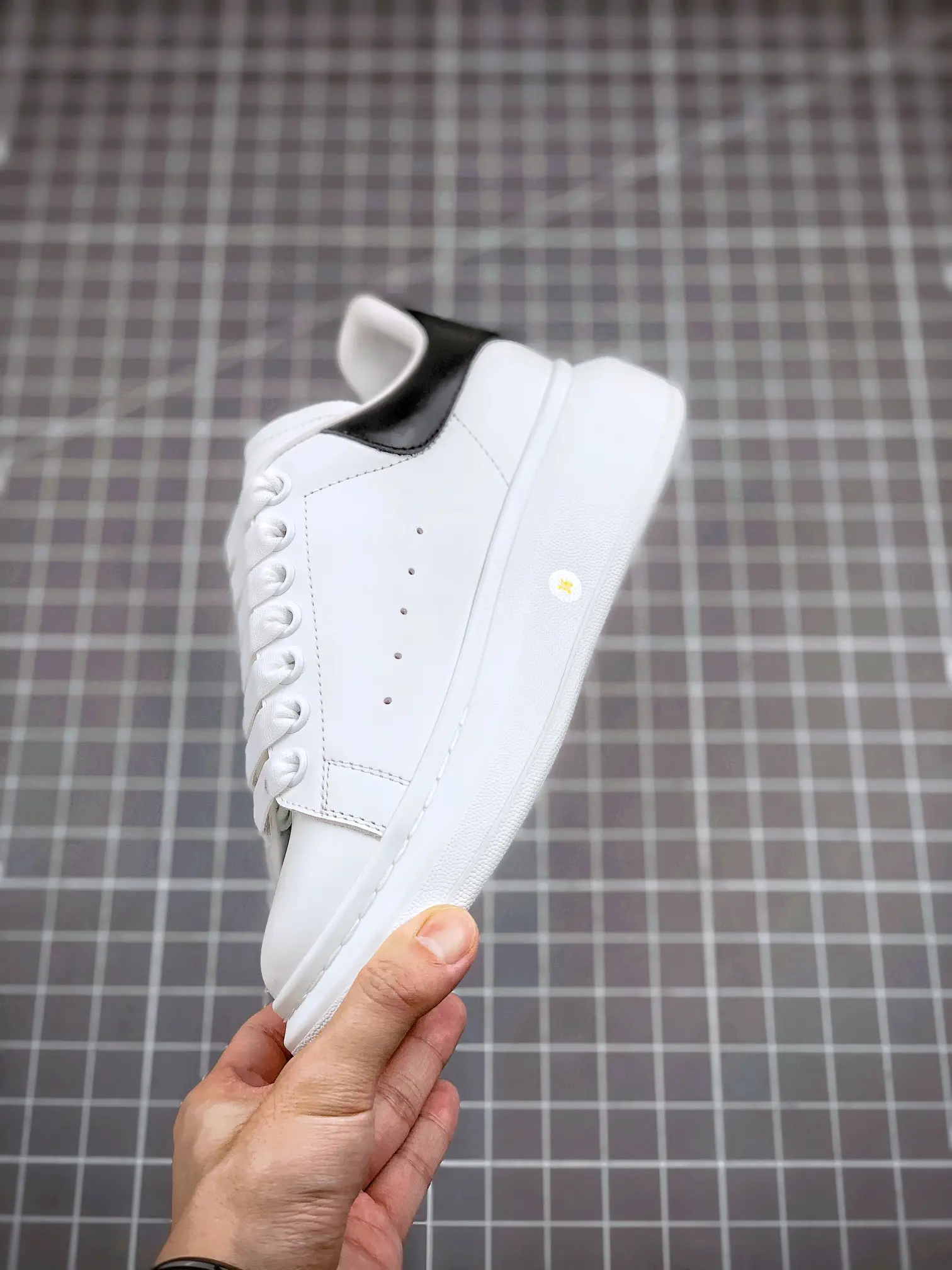 YASSW | Replica Alexander McQueen Oversized Sneakers in White: Style and Comfort at a Fraction of the Cost