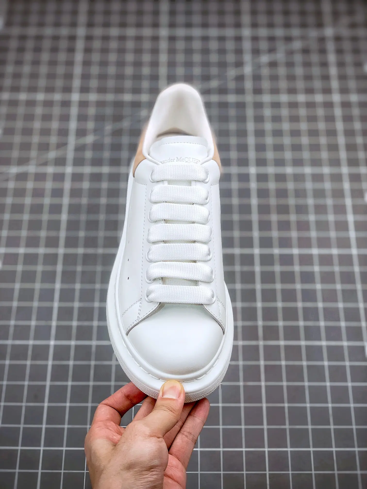 YASSW | The Appeal of Alexander McQueen Replica Sneakers: A Comprehensive Guide