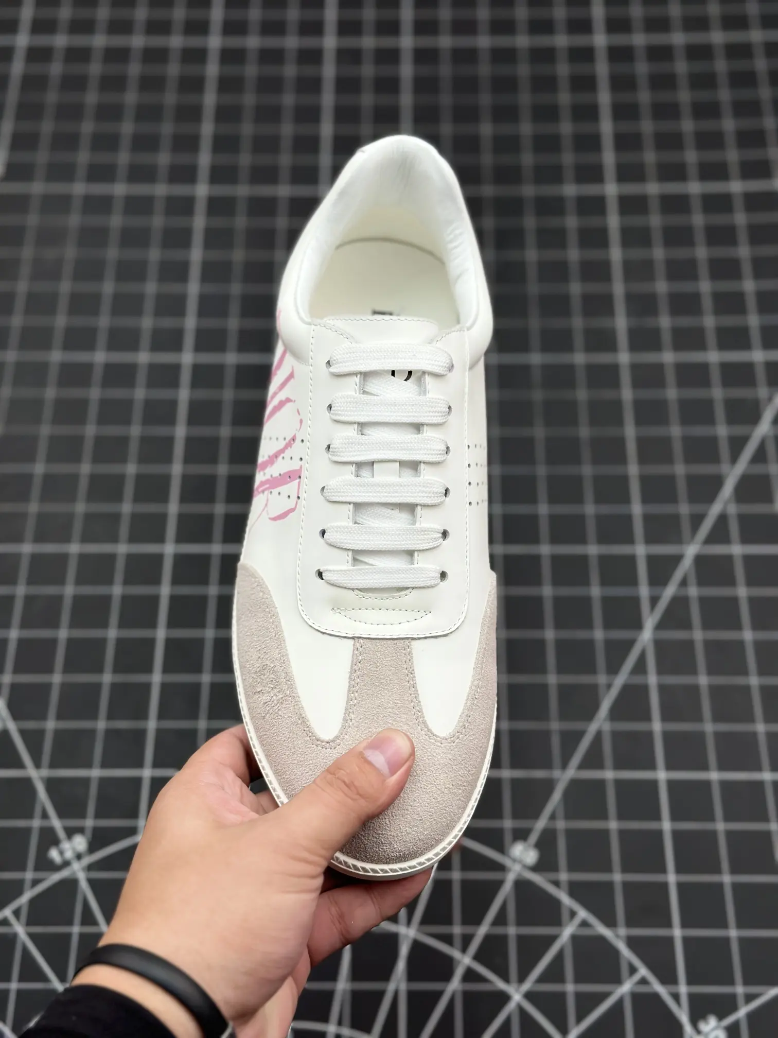 YASSW | Dior White Leather Pink Logo Trainers: A Review on Replicas and Originals