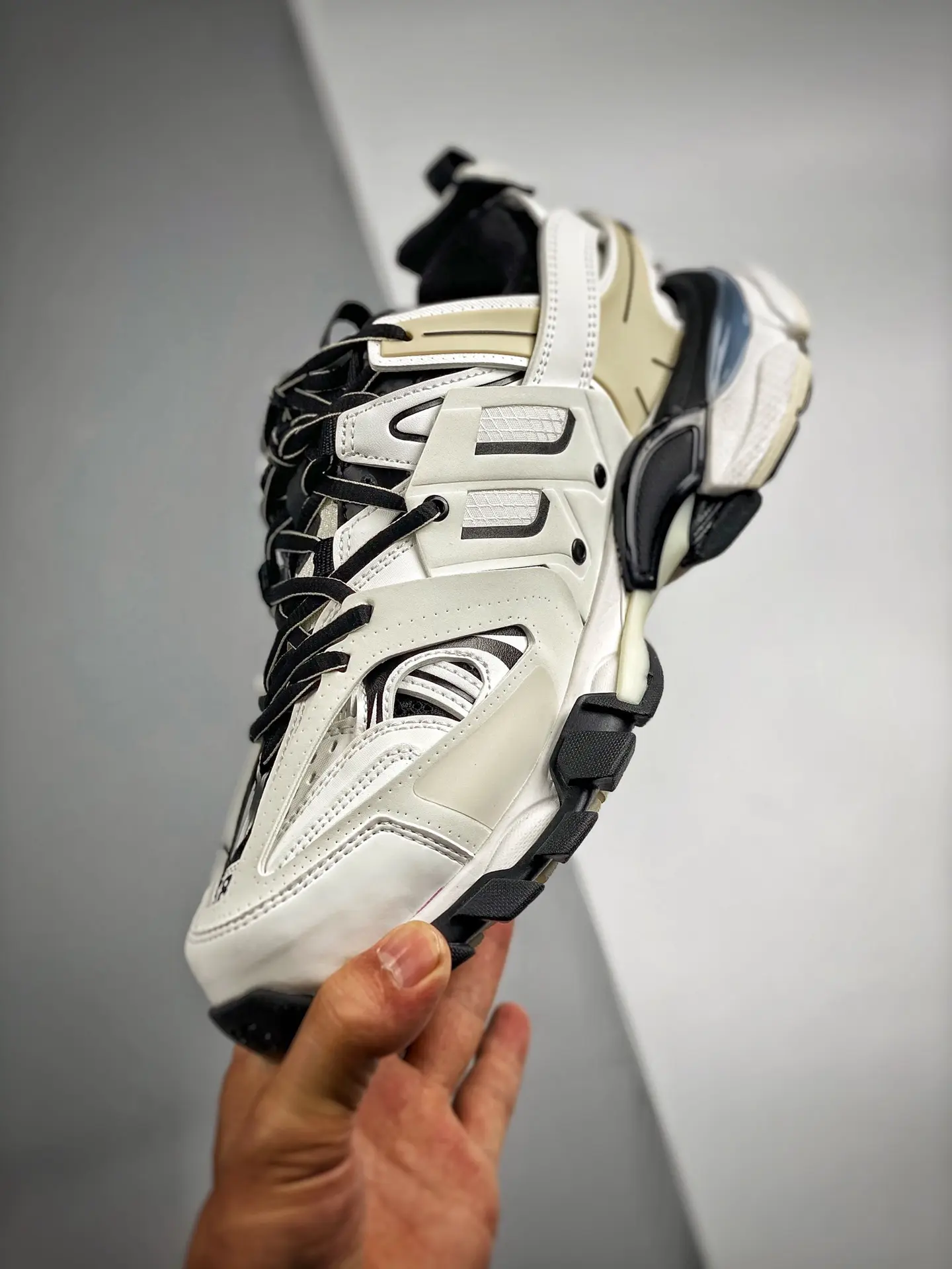 YASSW | Replica Balenciaga Track.2 Sneaker - Beige: Quality Meets Style