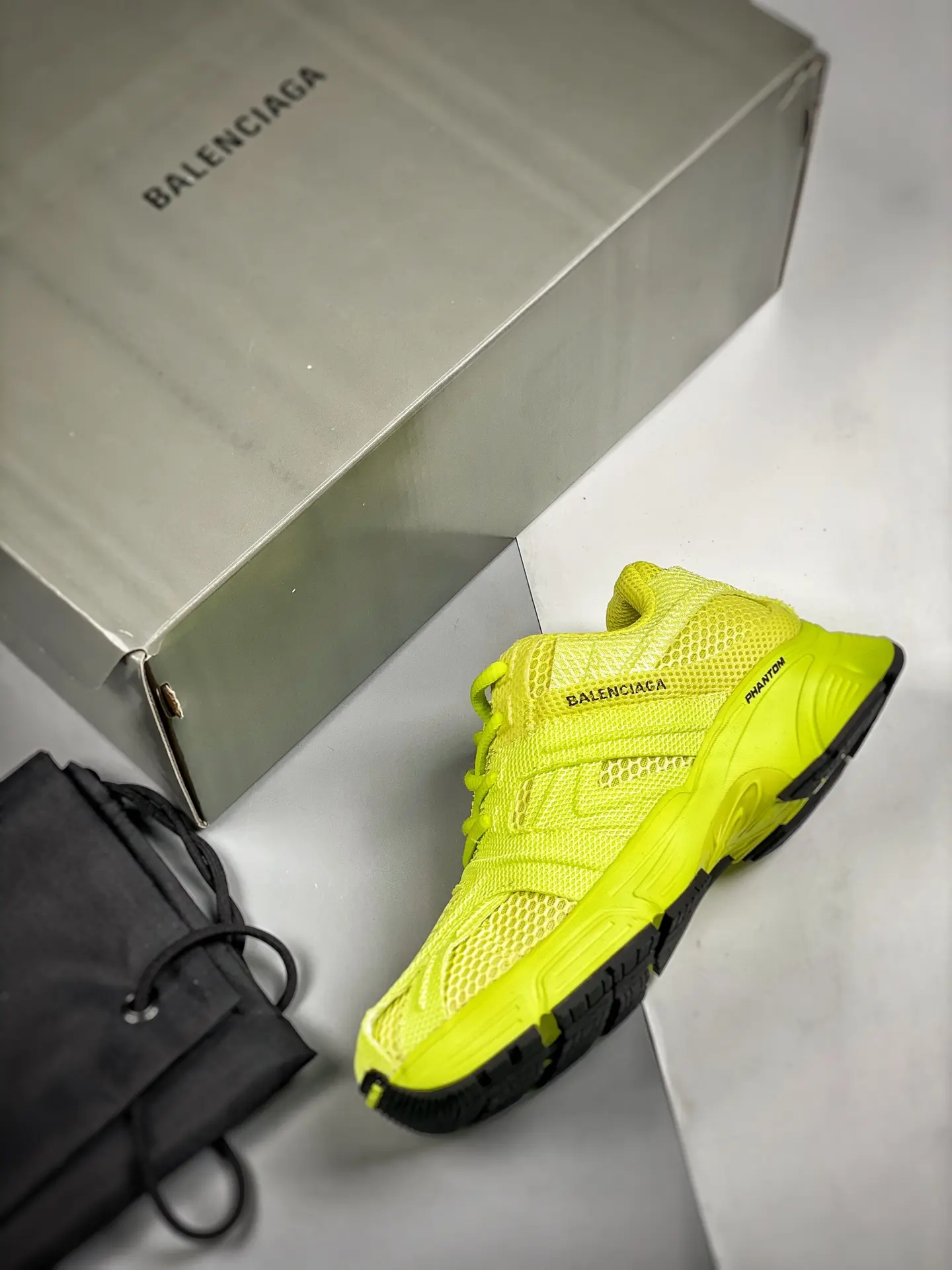 YASSW | The Ultimate Guide to Balenciaga Phantom Sneakers: Green/Yellow Replicas