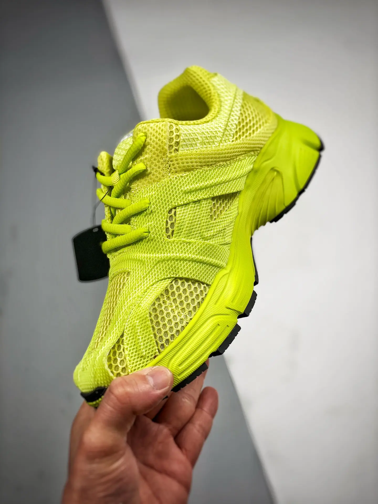 YASSW | The Ultimate Guide to Balenciaga Phantom Sneakers: Green/Yellow Replicas