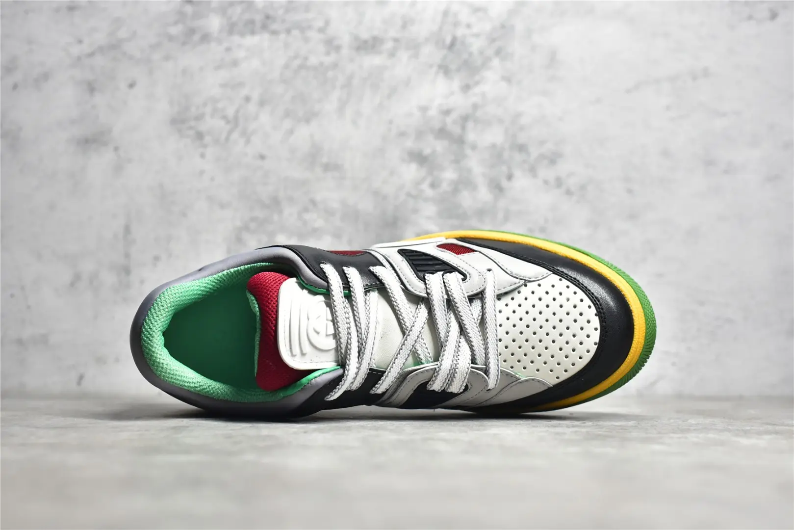 YASSW | Exploring the Allure of Replica Gucci Sneakers: A Comprehensive Guide