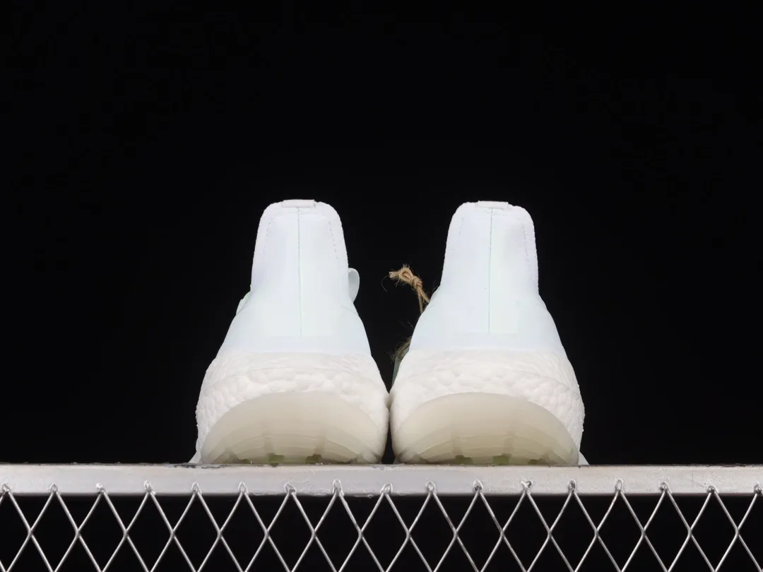 YASSW | Adidas Ultraboost 22 Shoes - White Bliss Blue - Replica Review