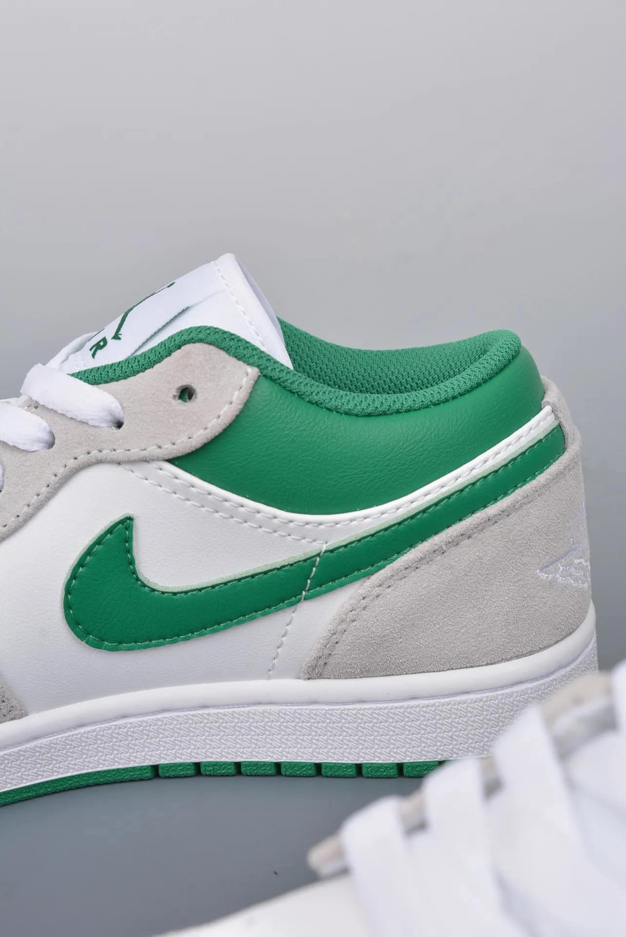 YASSW | Air Jordan 1 Mid SE 'Grey Pine Green' - Replica Review