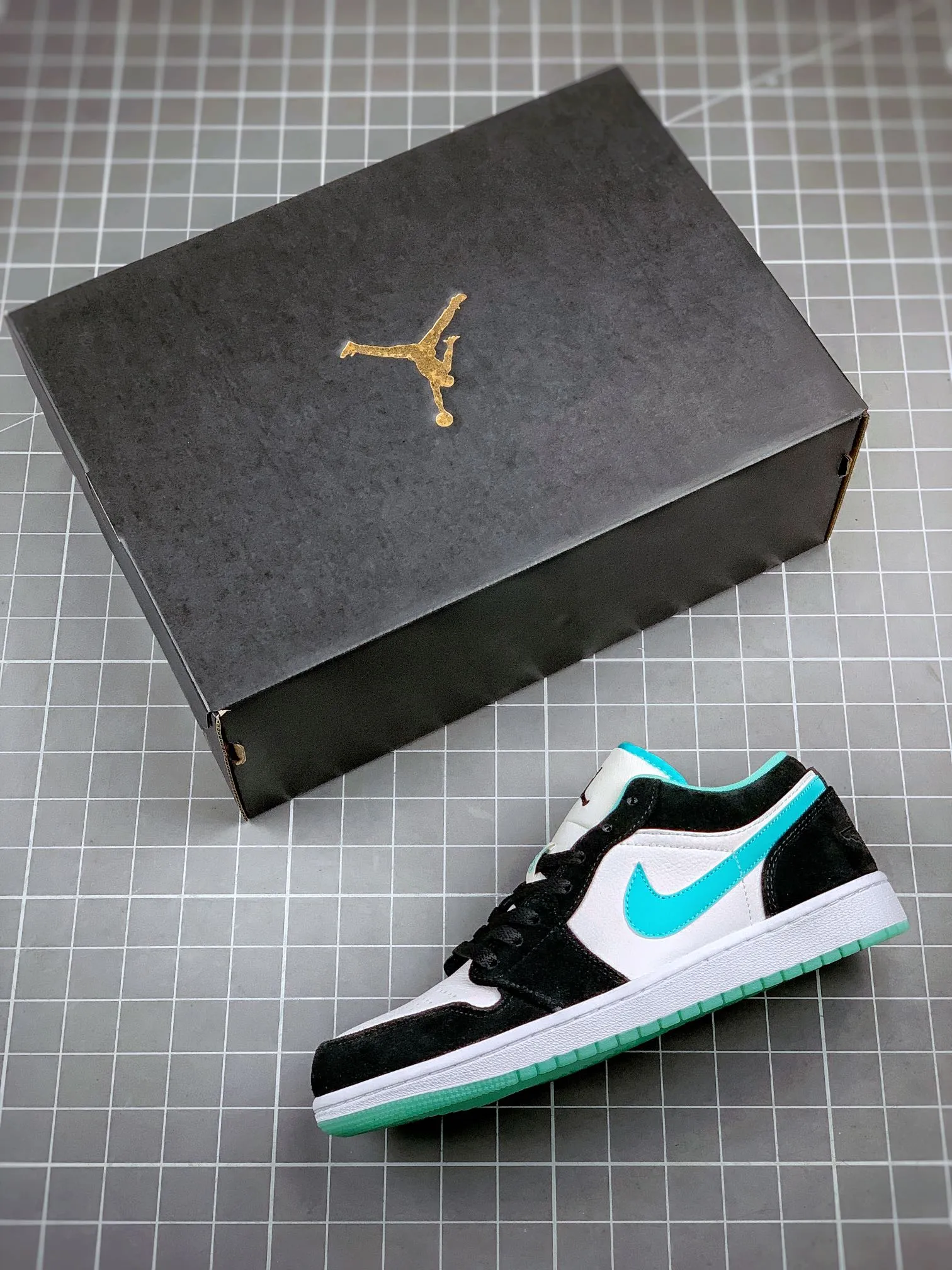 YASSW | Fake Rep Air Jordan 1 Low Island Green White Black CQ9828-131: A Comprehensive Review