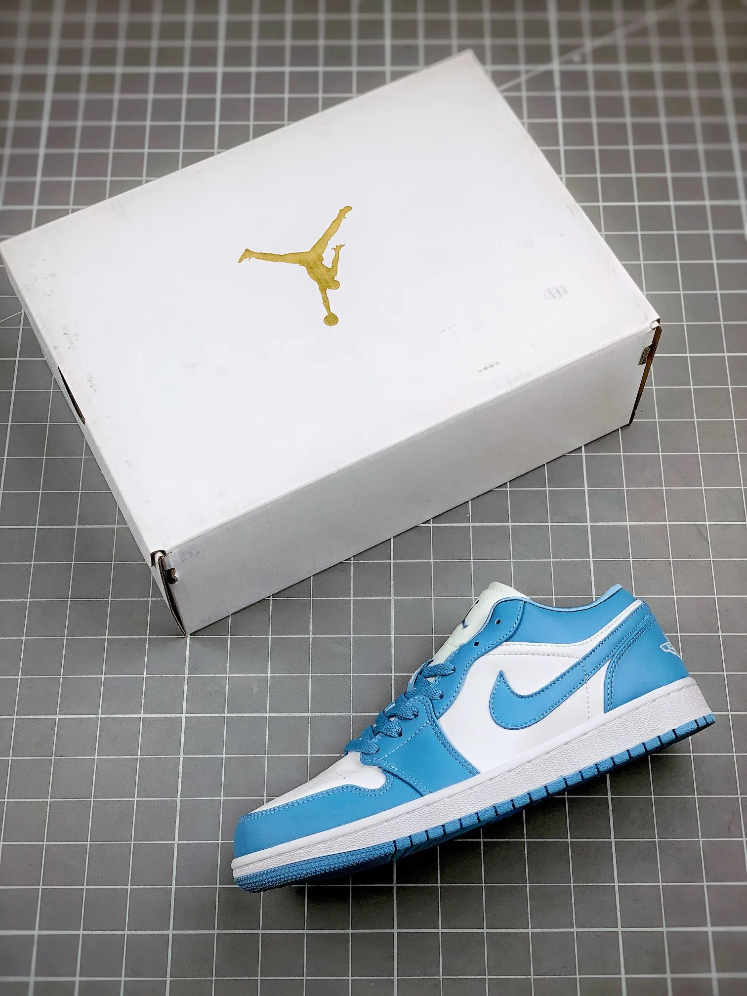 YASSW | Discover the Charm of Fake Rep Air Jordan 1 Low UNC Women's University Blue