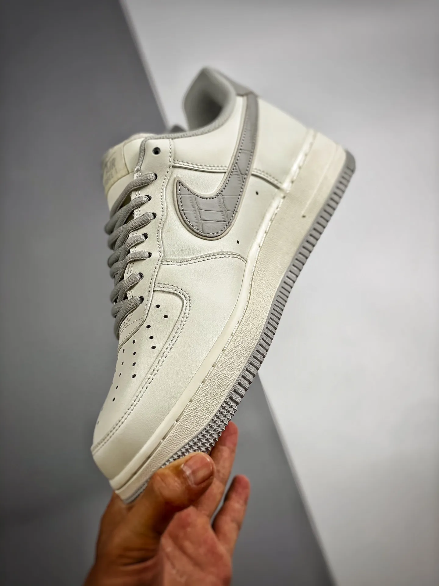 YASSW | Nike Air Force 1 and Jordan Hex Replica Sneakers: A Comprehensive Review