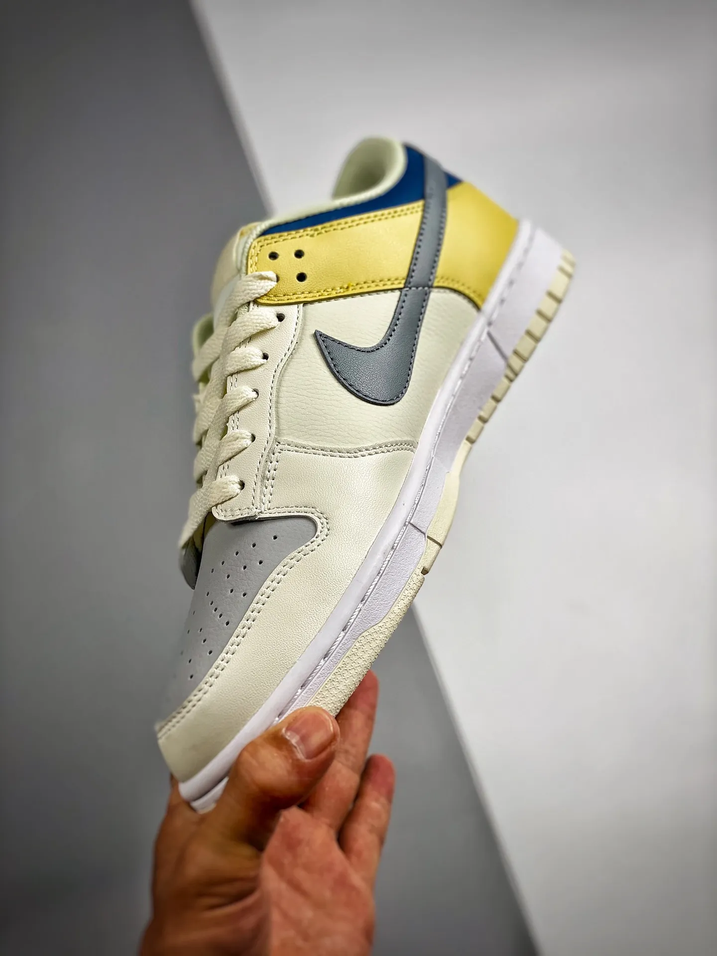 YASSW | Exploring the World of Replica Sneakers: A Look at Iconic Nike Replicas