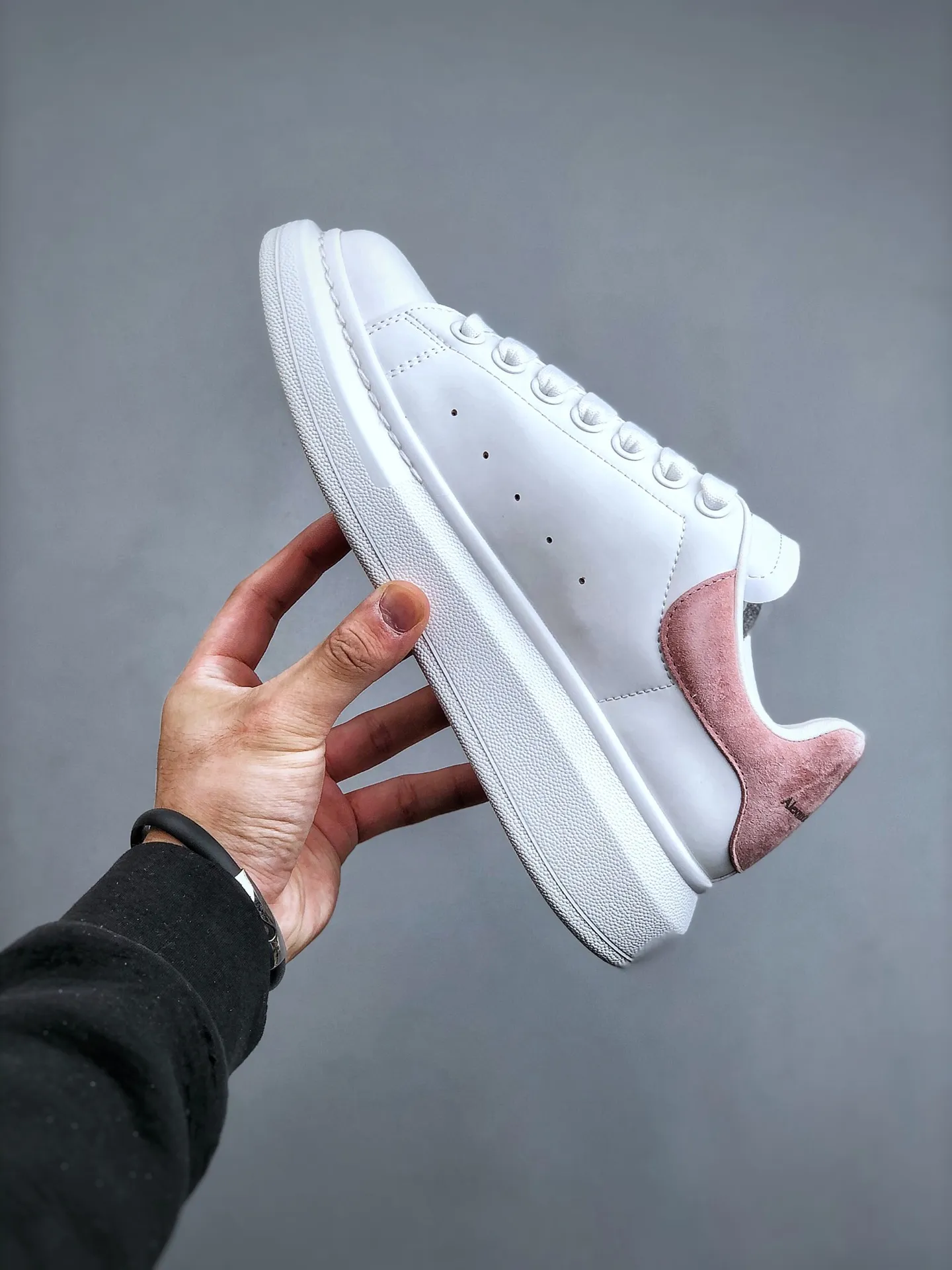 YASSW | Replica Alexander McQueen Women's Sneakers: Style Meets Affordability