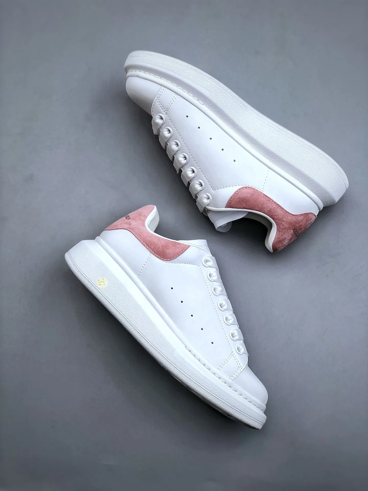 YASSW | Replica Alexander McQueen Women's Sneakers: Style Meets Affordability