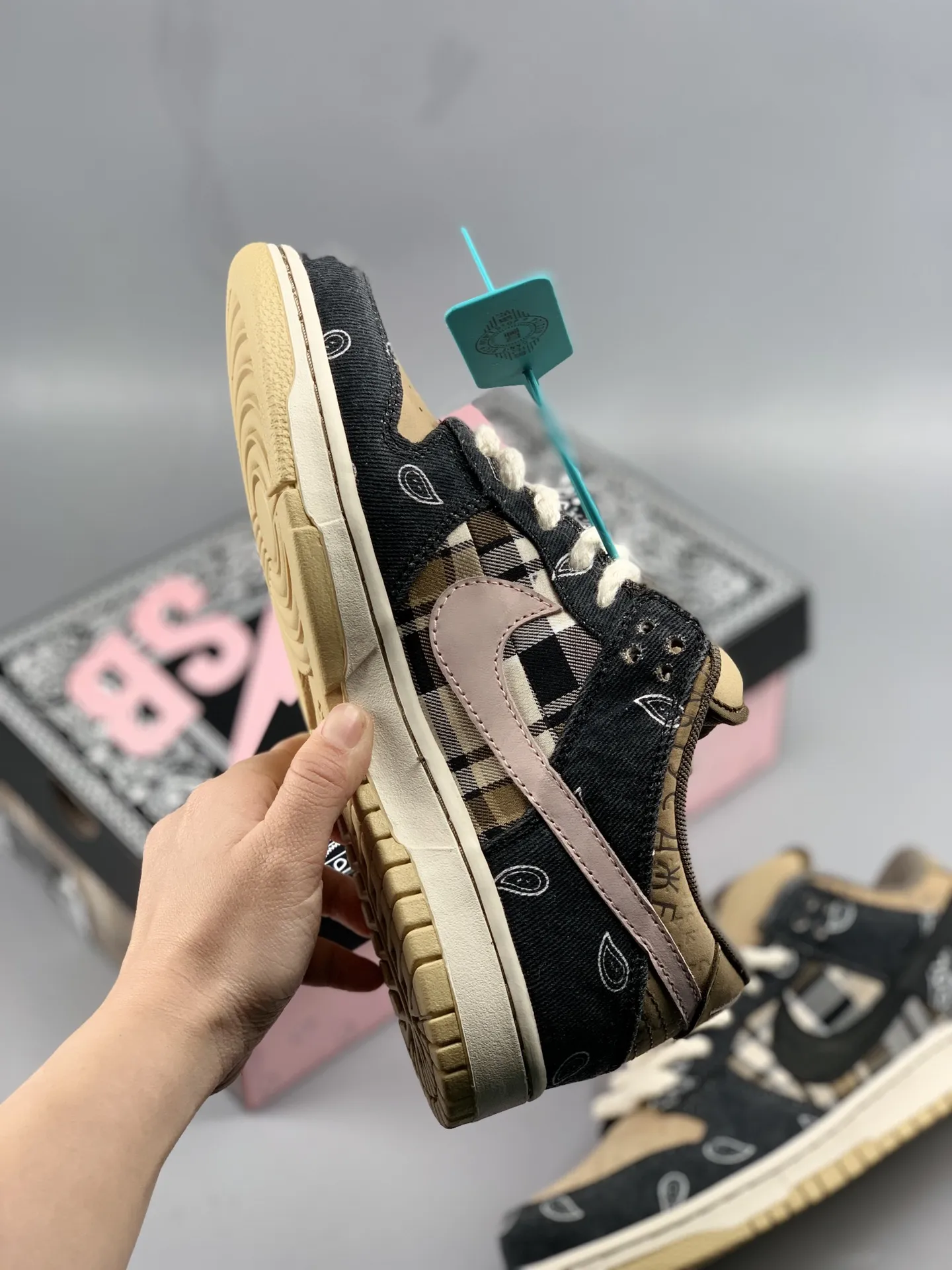 YASSW | Fake Rep Replica Nike SB Dunk Low Travis Scott Cactus Jack On Feet Review