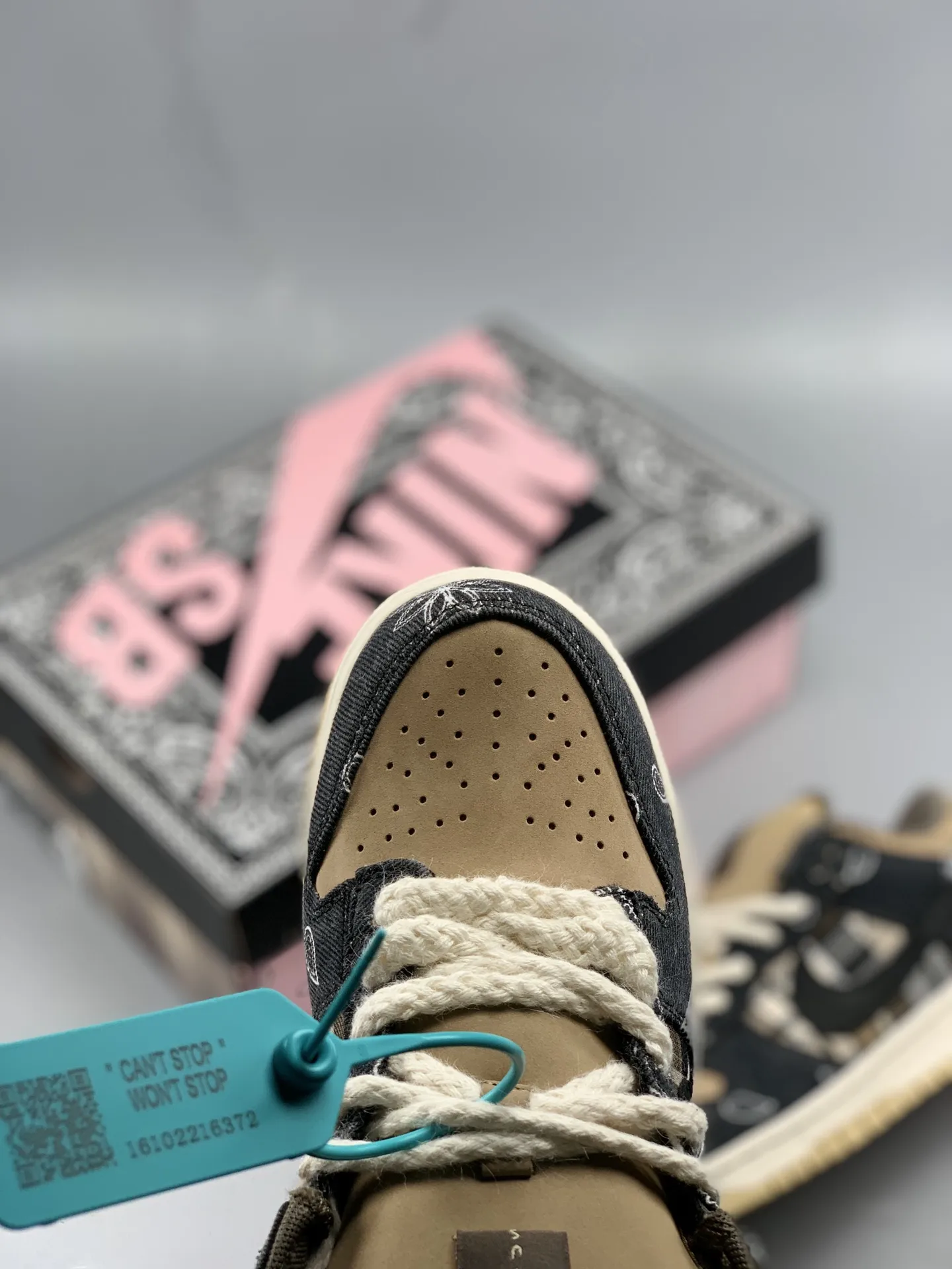 YASSW | Fake Rep Replica Nike SB Dunk Low Travis Scott Cactus Jack On Feet Review