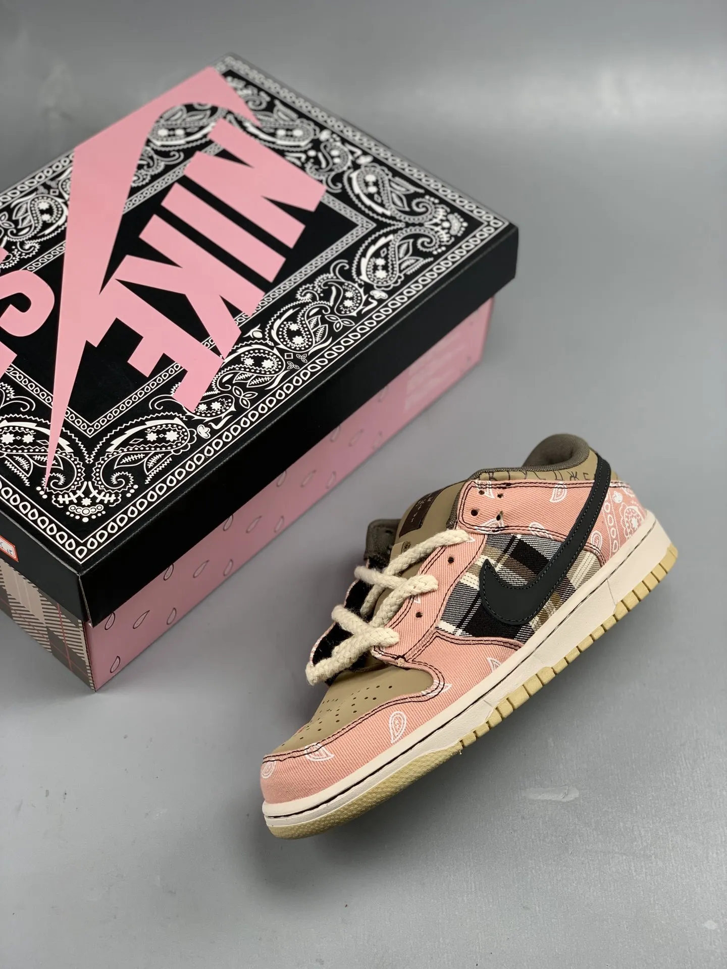 YASSW | Replica Travis Scott x Nike SB Dunk Low Bleached Pink Navy – Affordable Style