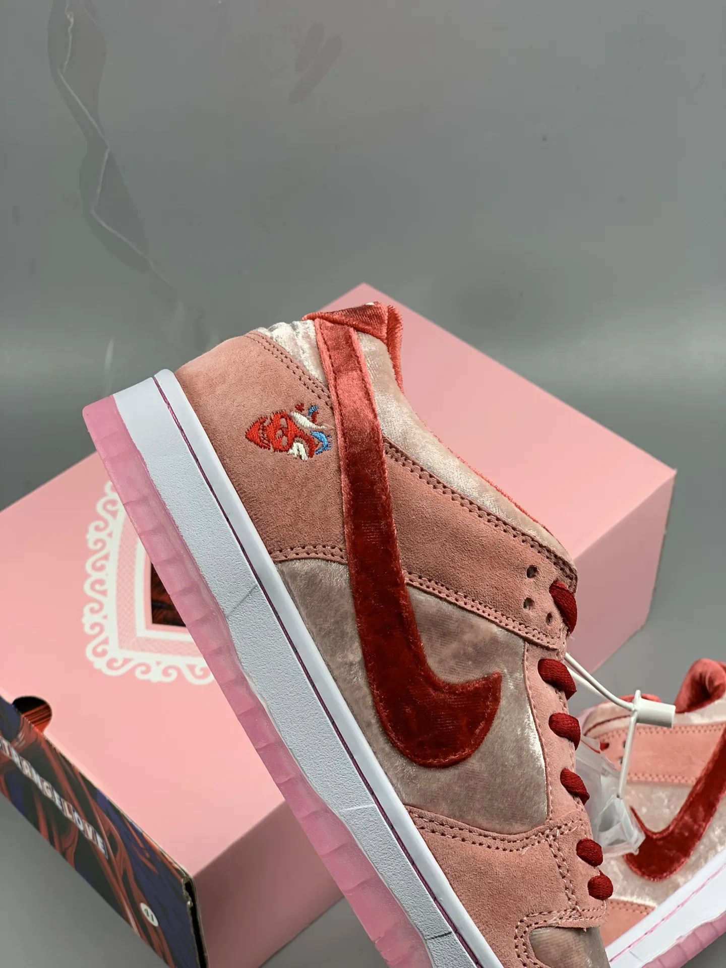 YASSW | StrangeLove x Nike SB Dunk Low Valentines Day Replica - Pink and White