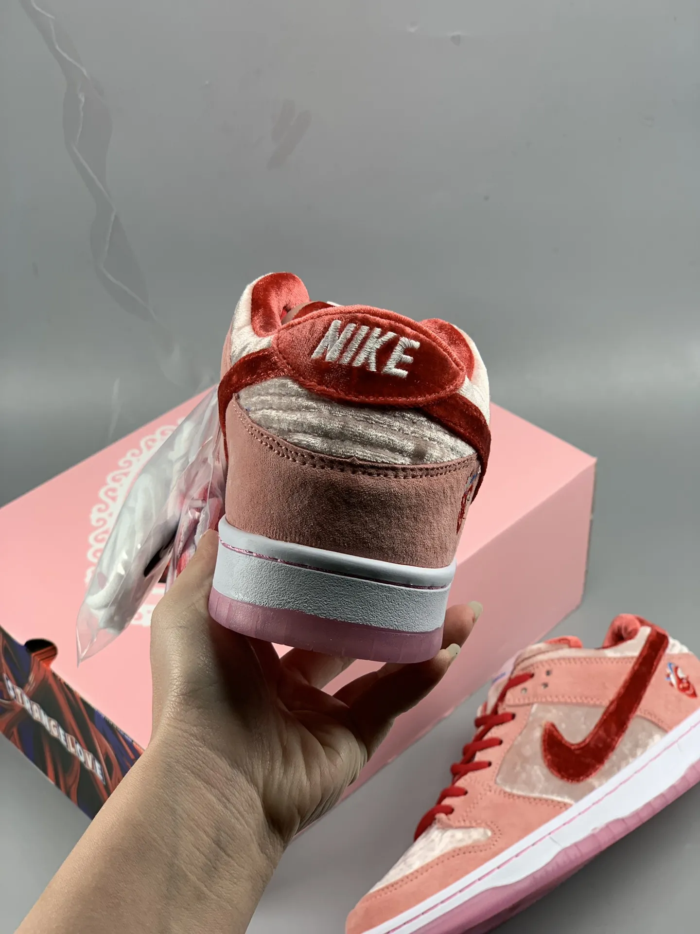 YASSW | StrangeLove x Nike SB Dunk Low Valentines Day Replica - Pink and White