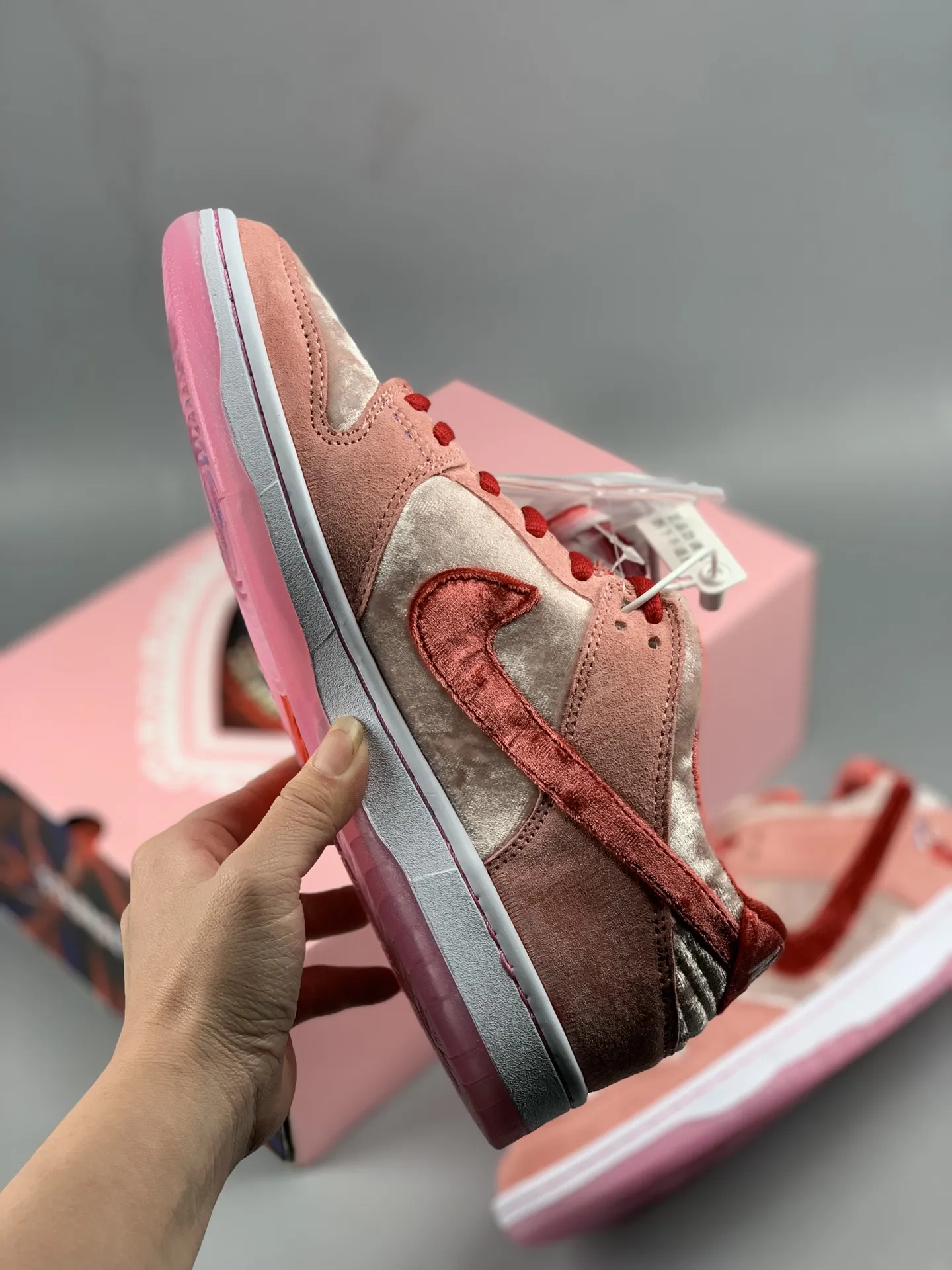 YASSW | StrangeLove x Nike SB Dunk Low Valentines Day Replica - Pink and White