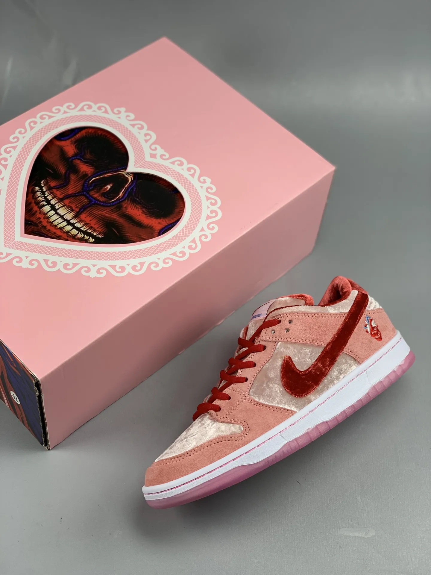 YASSW | StrangeLove x Nike SB Dunk Low Valentines Day Replica - Pink and White