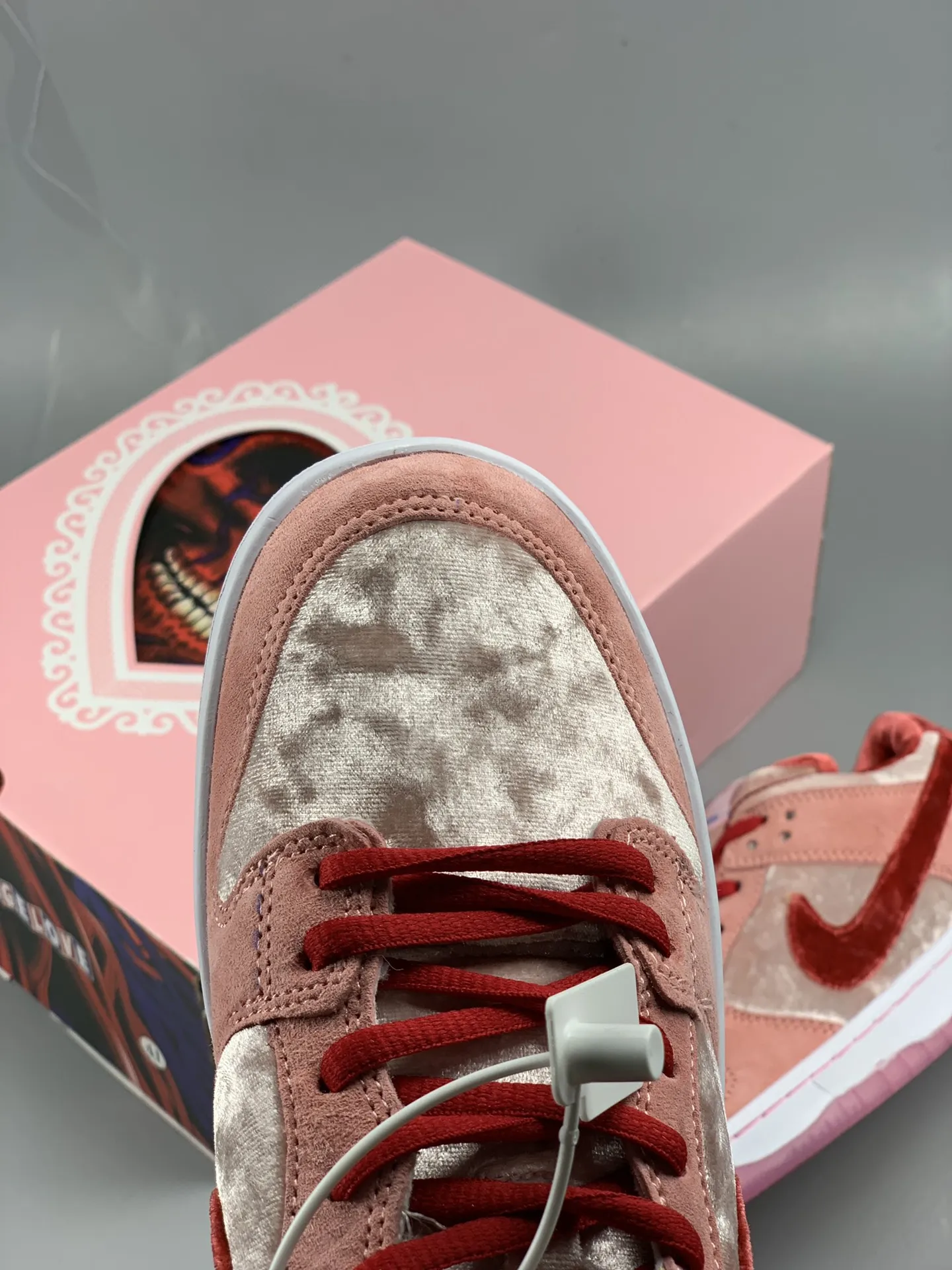 YASSW | StrangeLove x Nike SB Dunk Low Valentines Day Replica - Pink and White