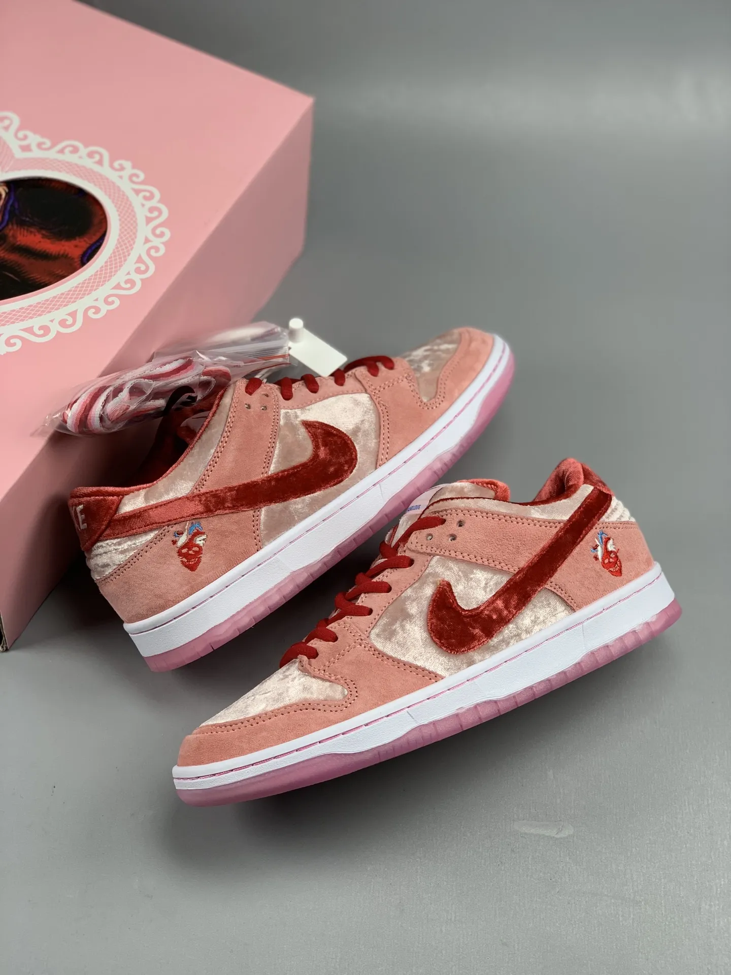 YASSW | StrangeLove x Nike SB Dunk Low Valentines Day Replica - Pink and White