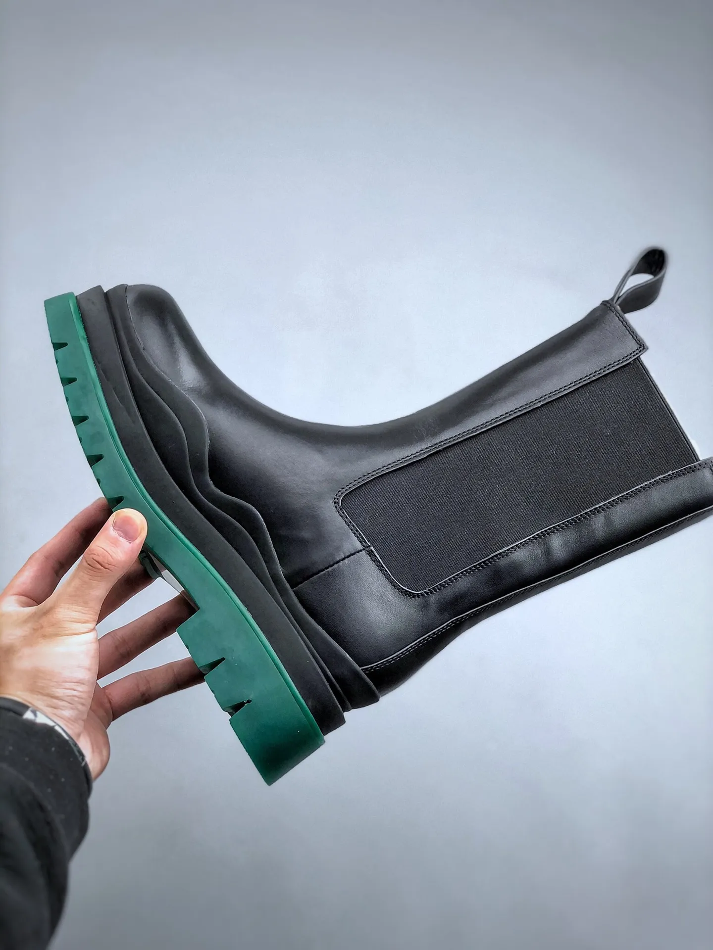 YASSW | The Ultimate Guide to Bottega Veneta Tire Chelsea Boots Black/Green