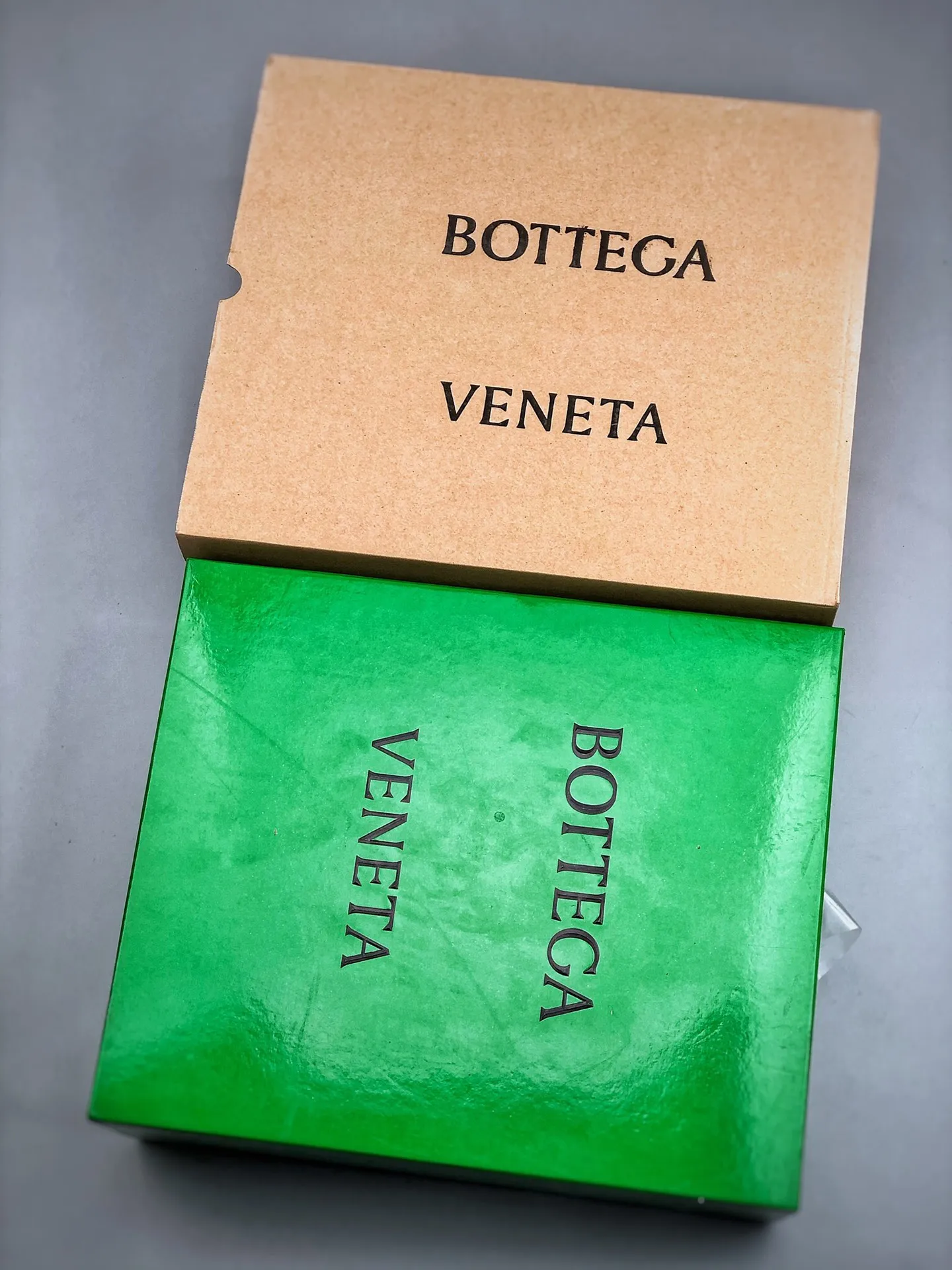 YASSW | The Ultimate Guide to Bottega Veneta Tire Chelsea Boots Black/Green